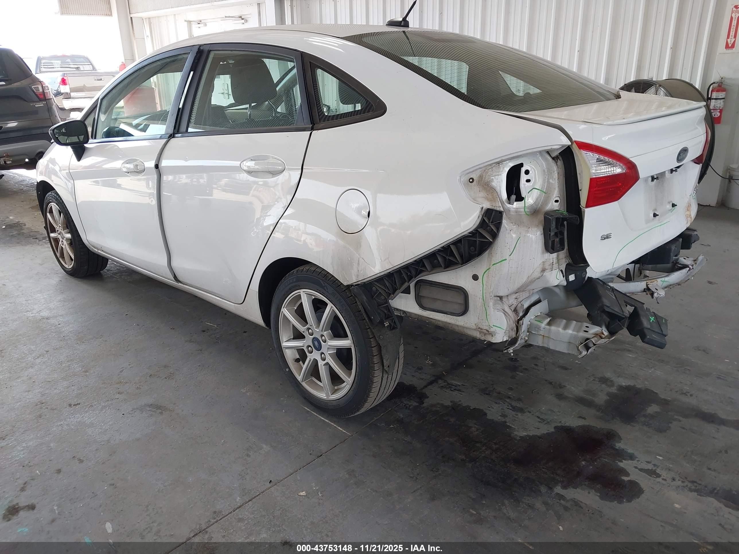 FORD FIESTA image 3