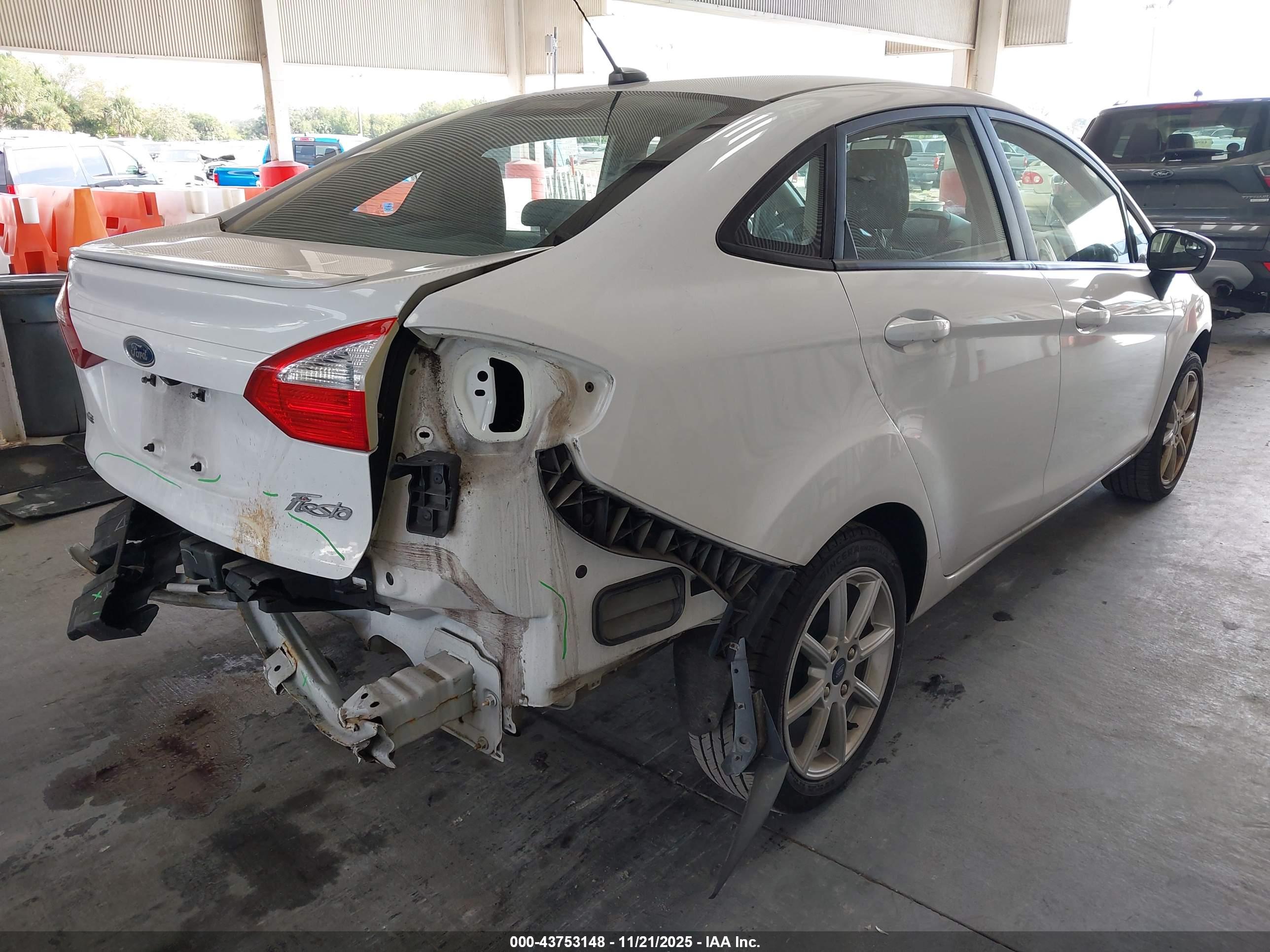 FORD FIESTA image 4