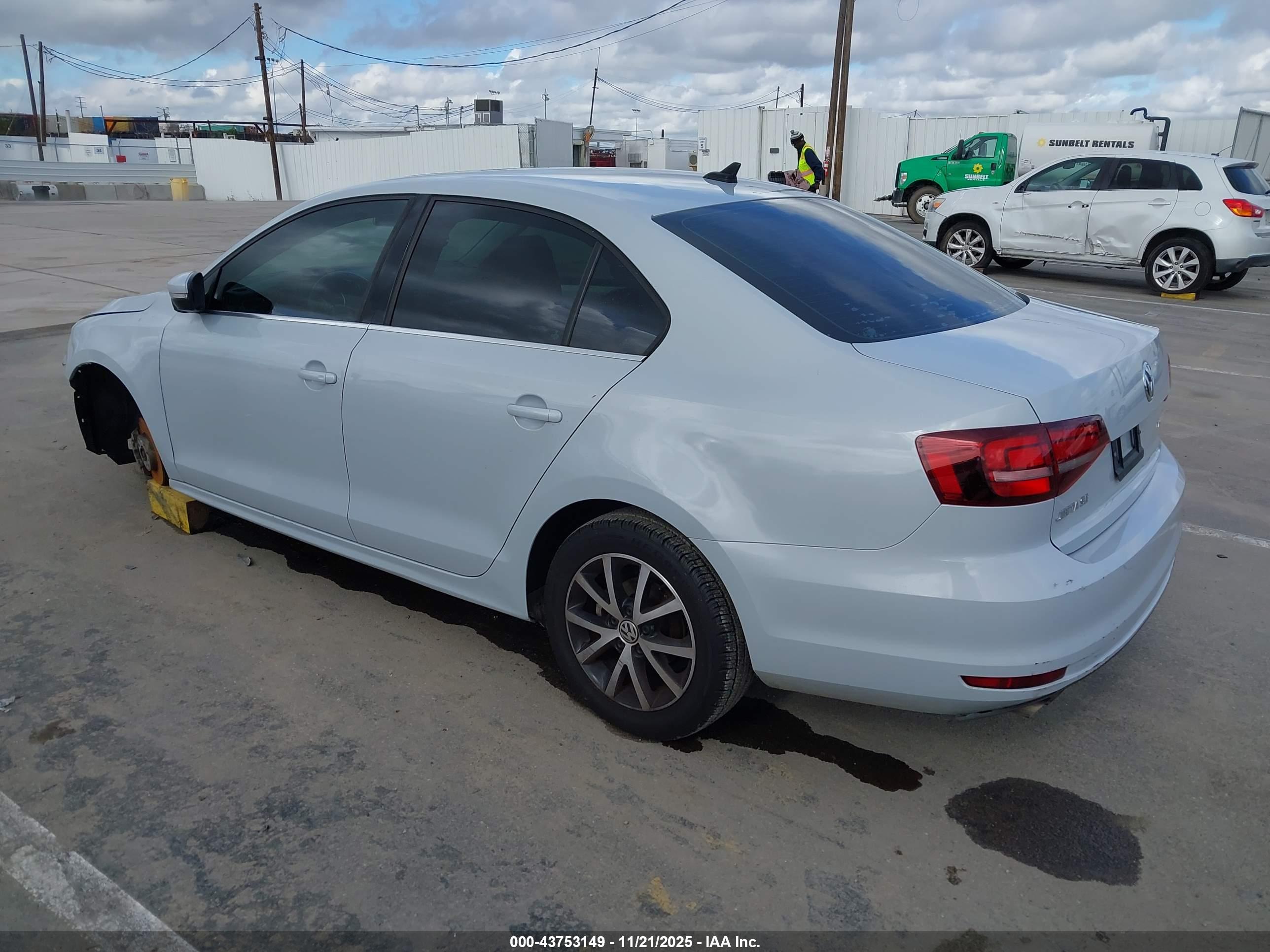 VOLKSWAGEN JETTA image 3