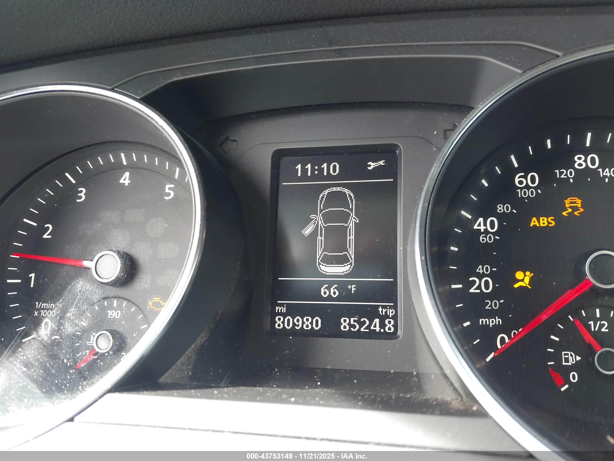 VOLKSWAGEN JETTA image 7