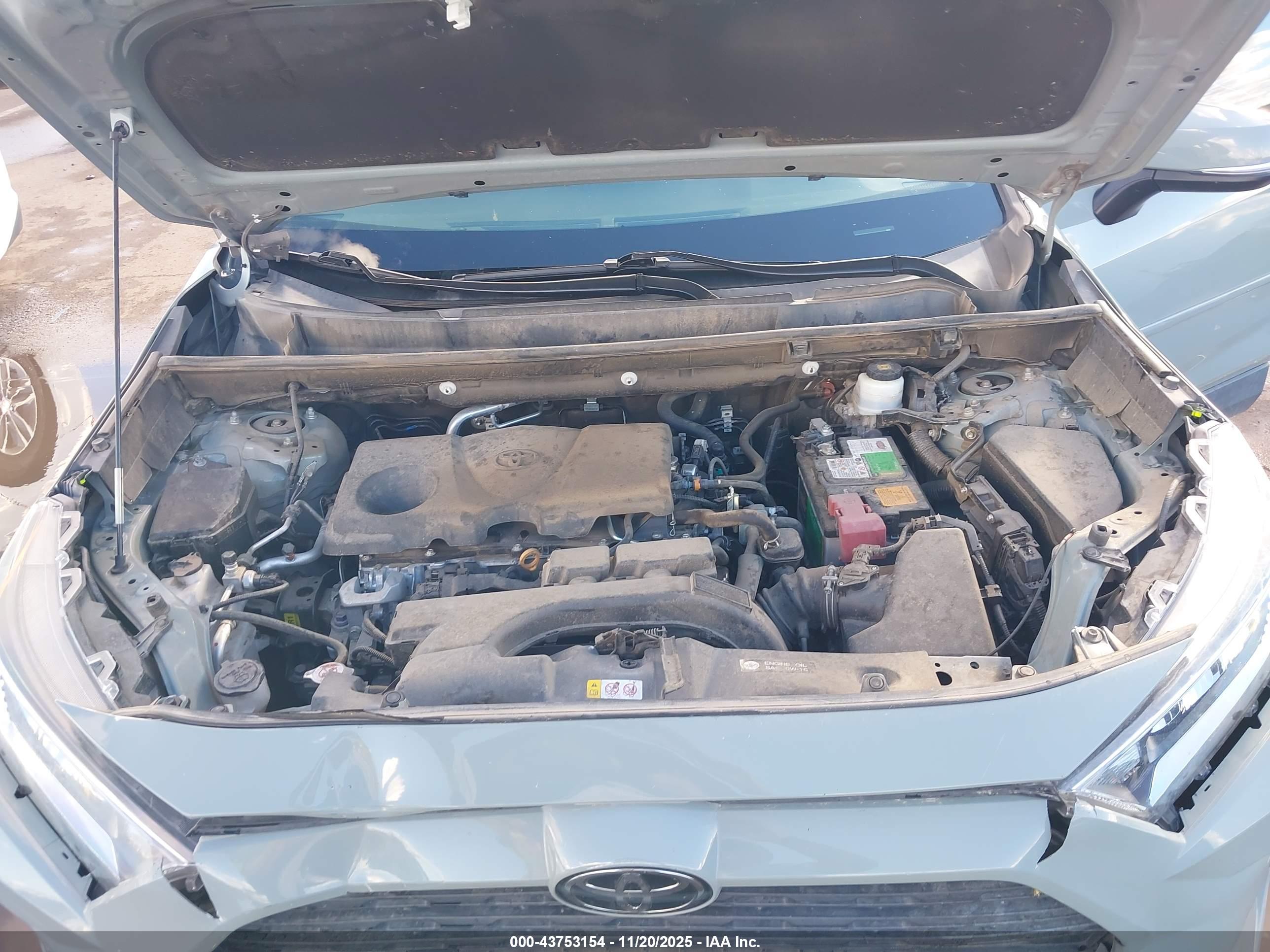TOYOTA RAV4 image 10
