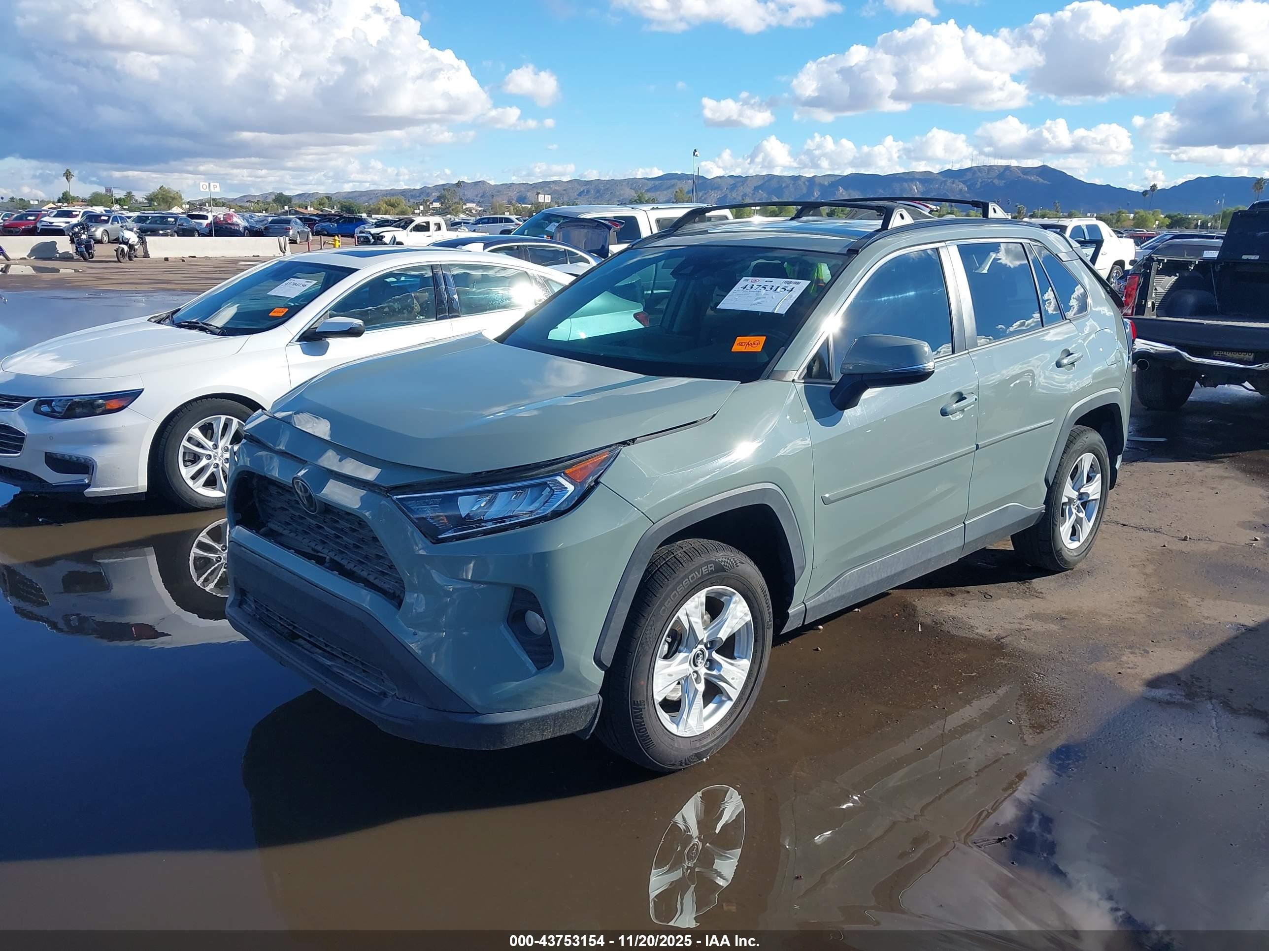 TOYOTA RAV4 image 2