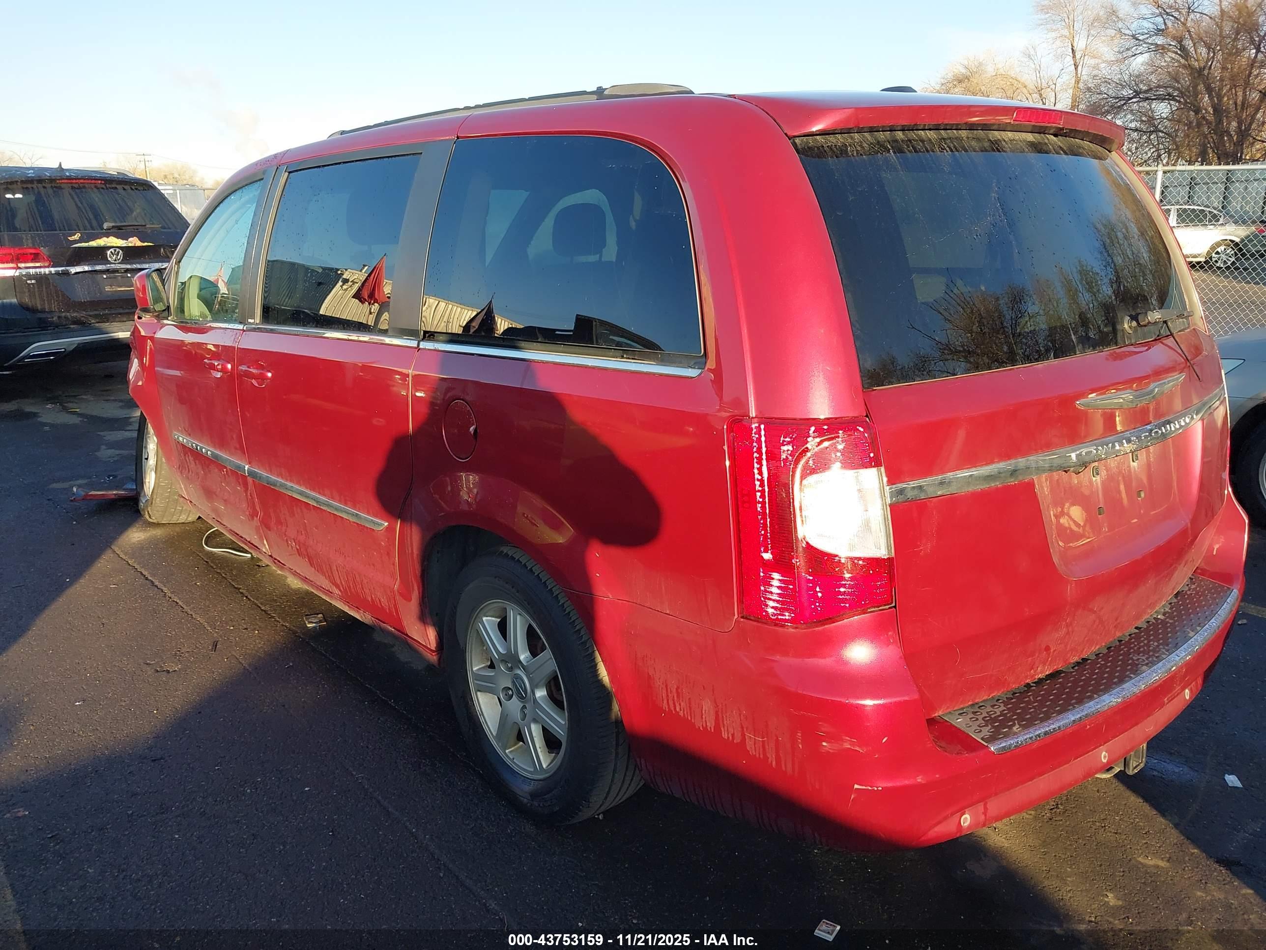 CHRYSLER TOWN image 3