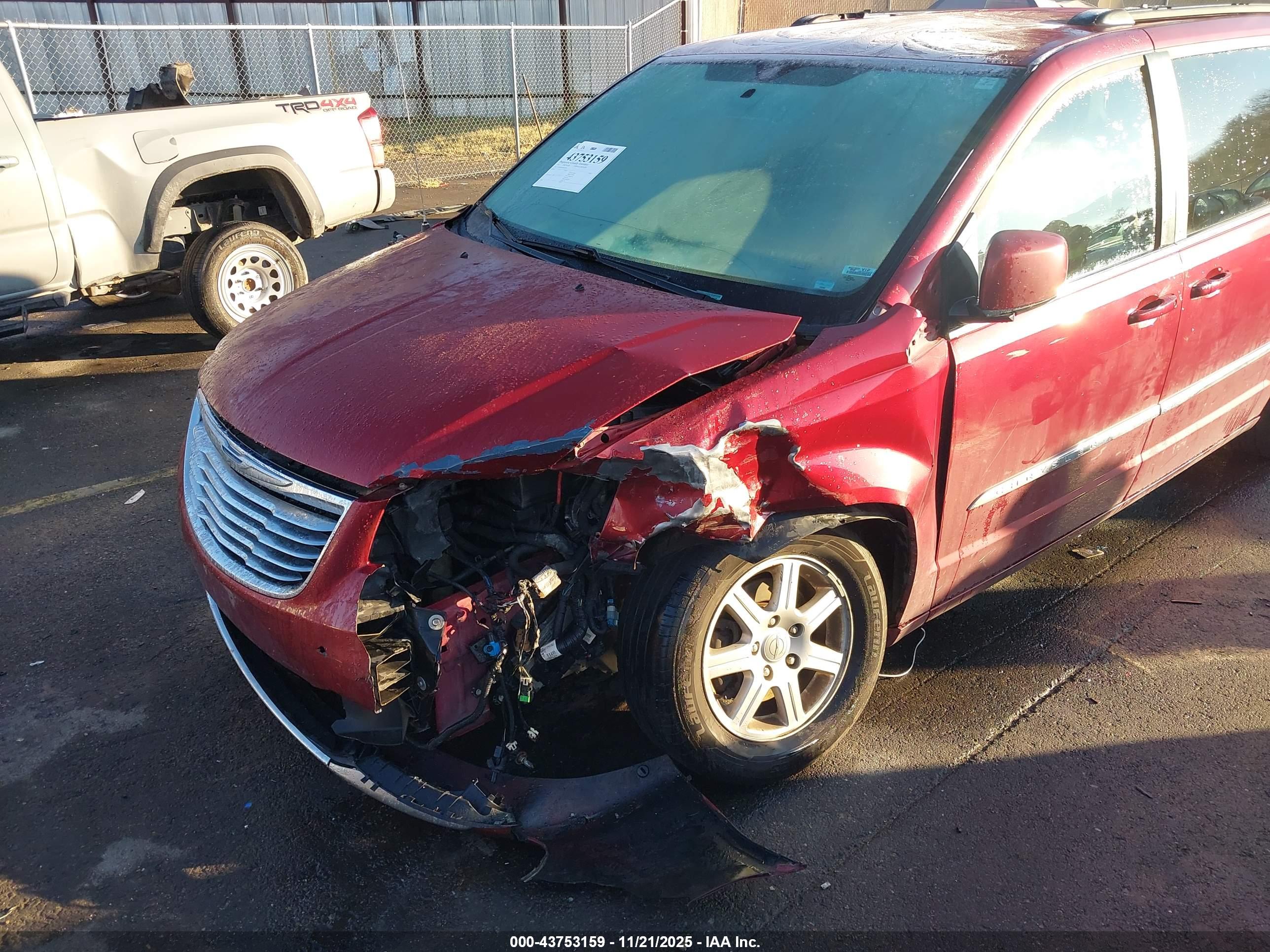 CHRYSLER TOWN image 6