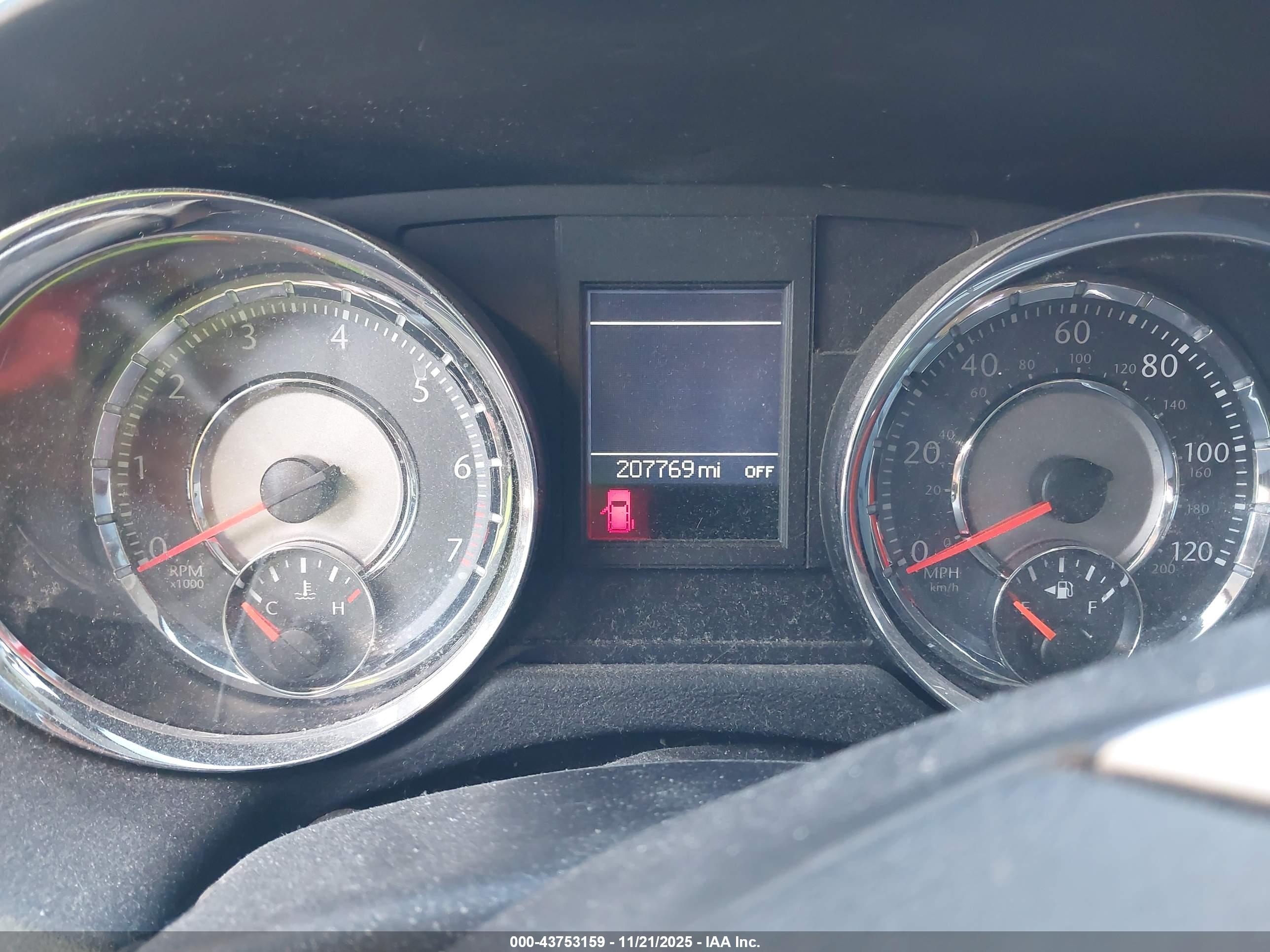 CHRYSLER TOWN image 7