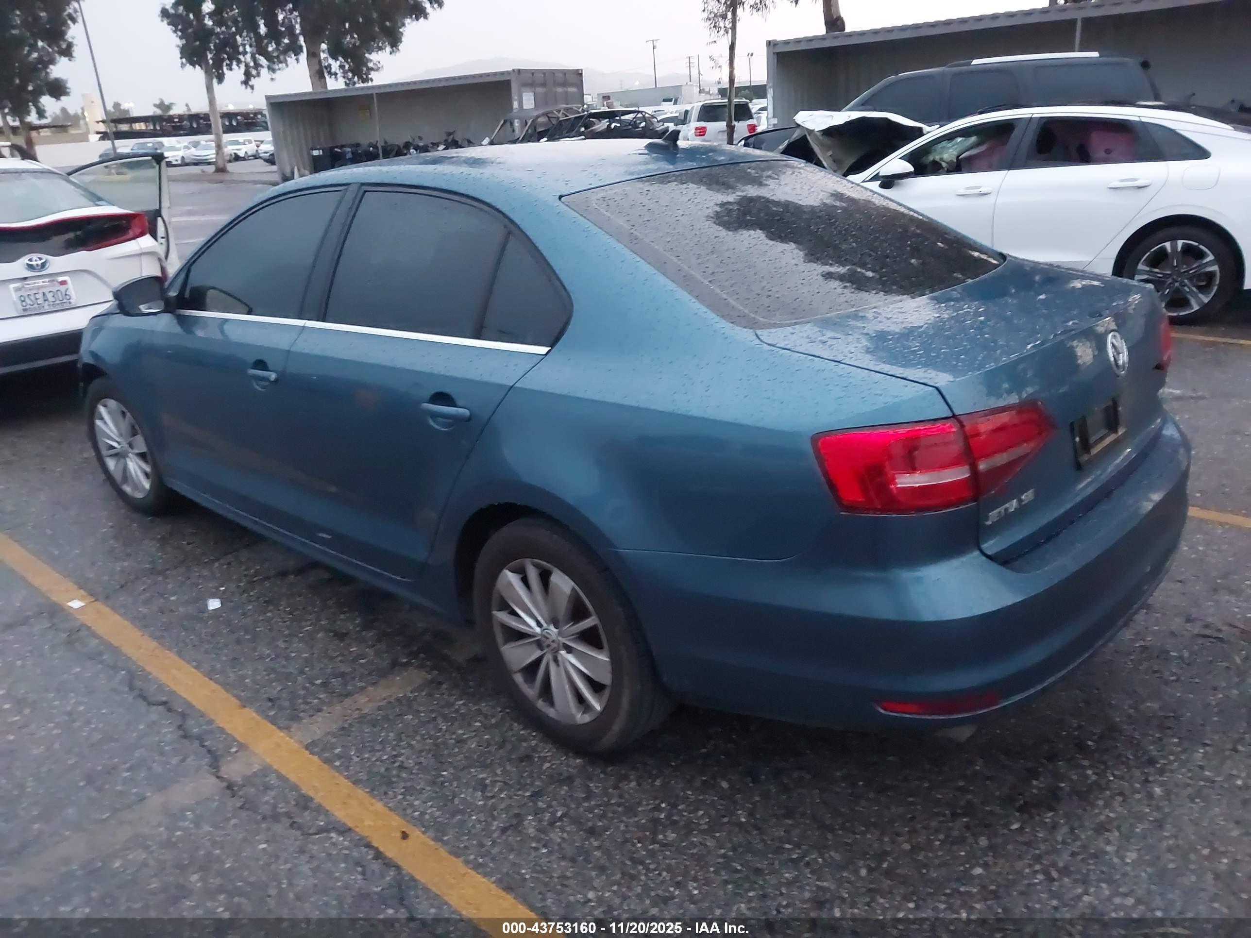 VOLKSWAGEN JETTA image 3