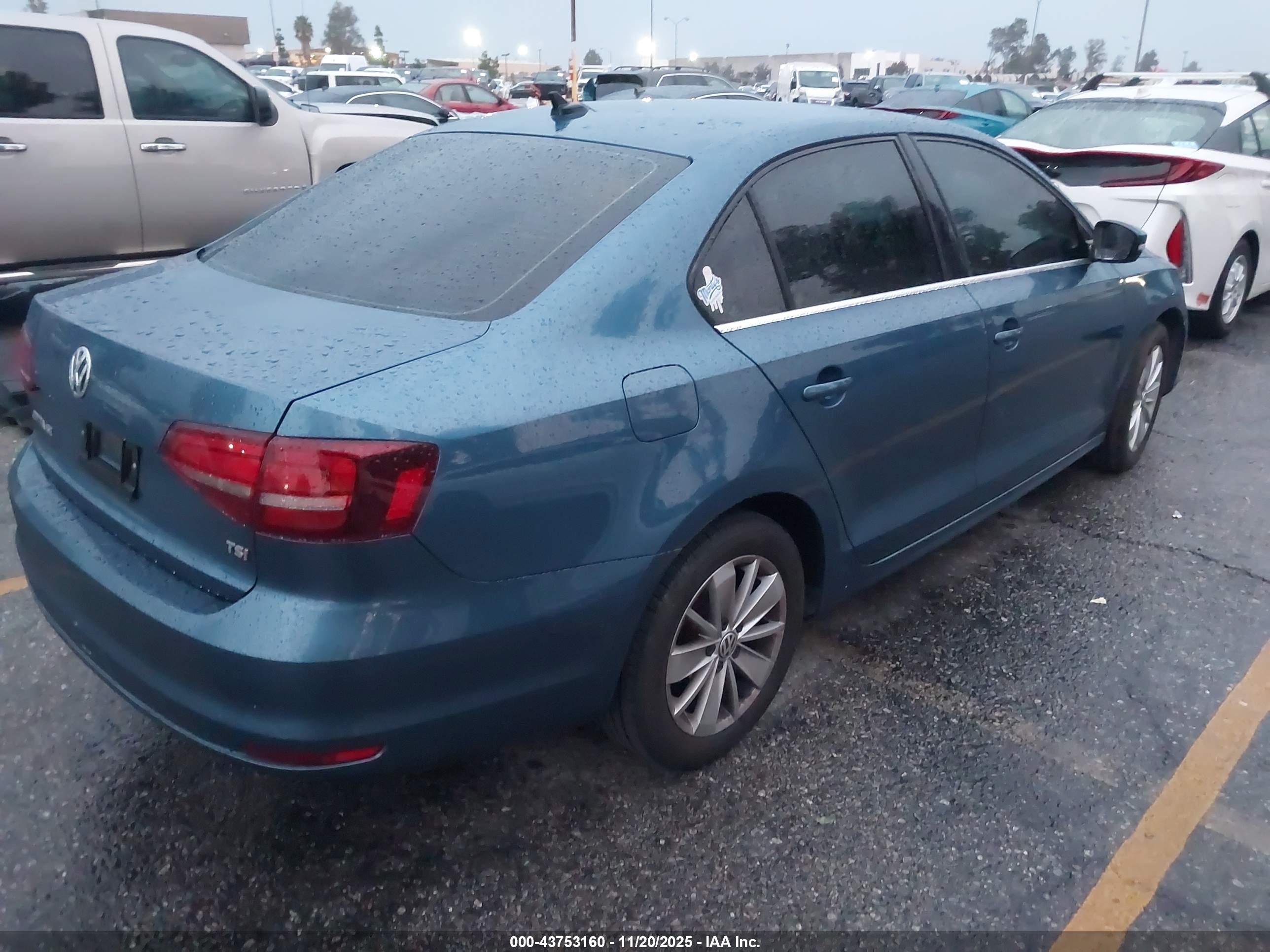 VOLKSWAGEN JETTA image 4