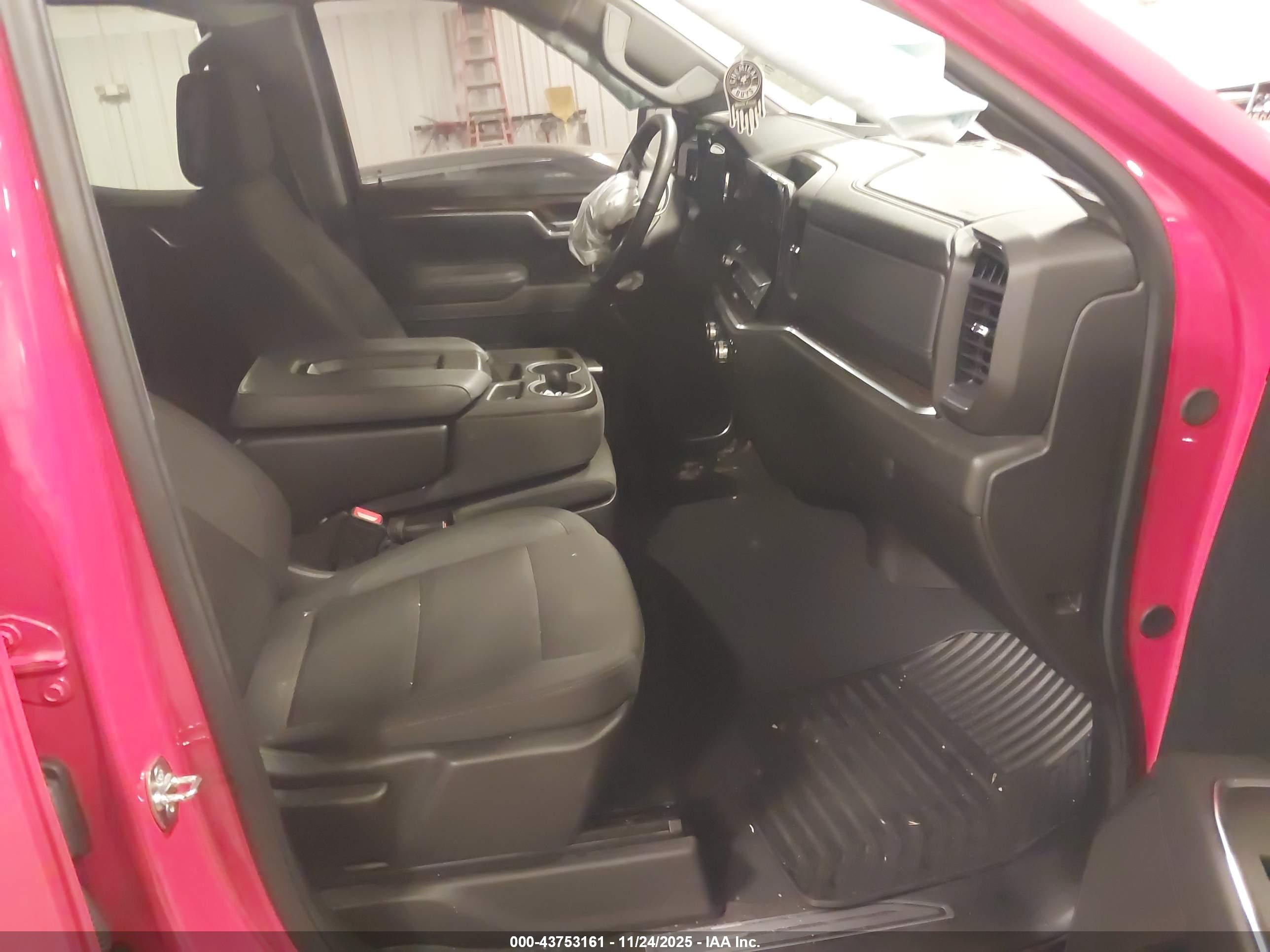 GMC SIERRA image 5