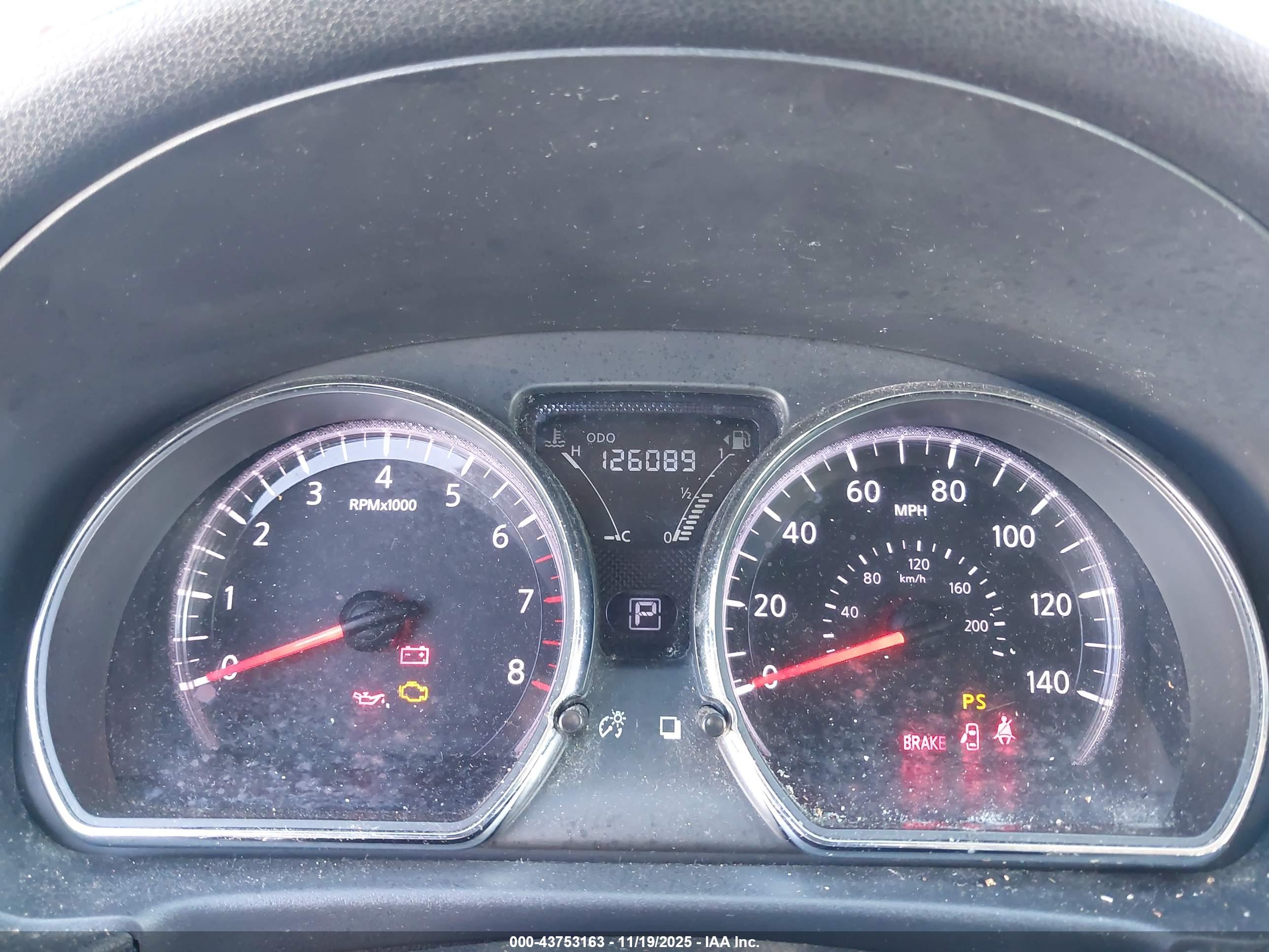 NISSAN VERSA image 7
