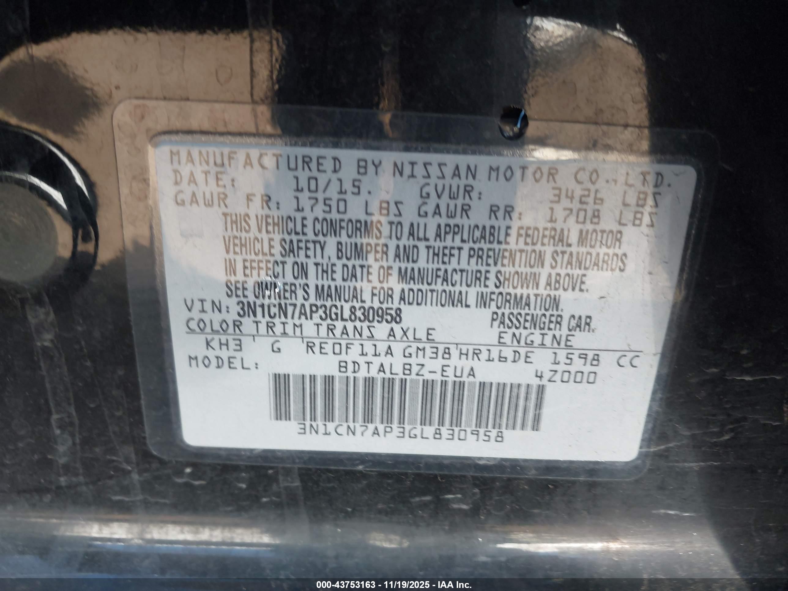 NISSAN VERSA image 9