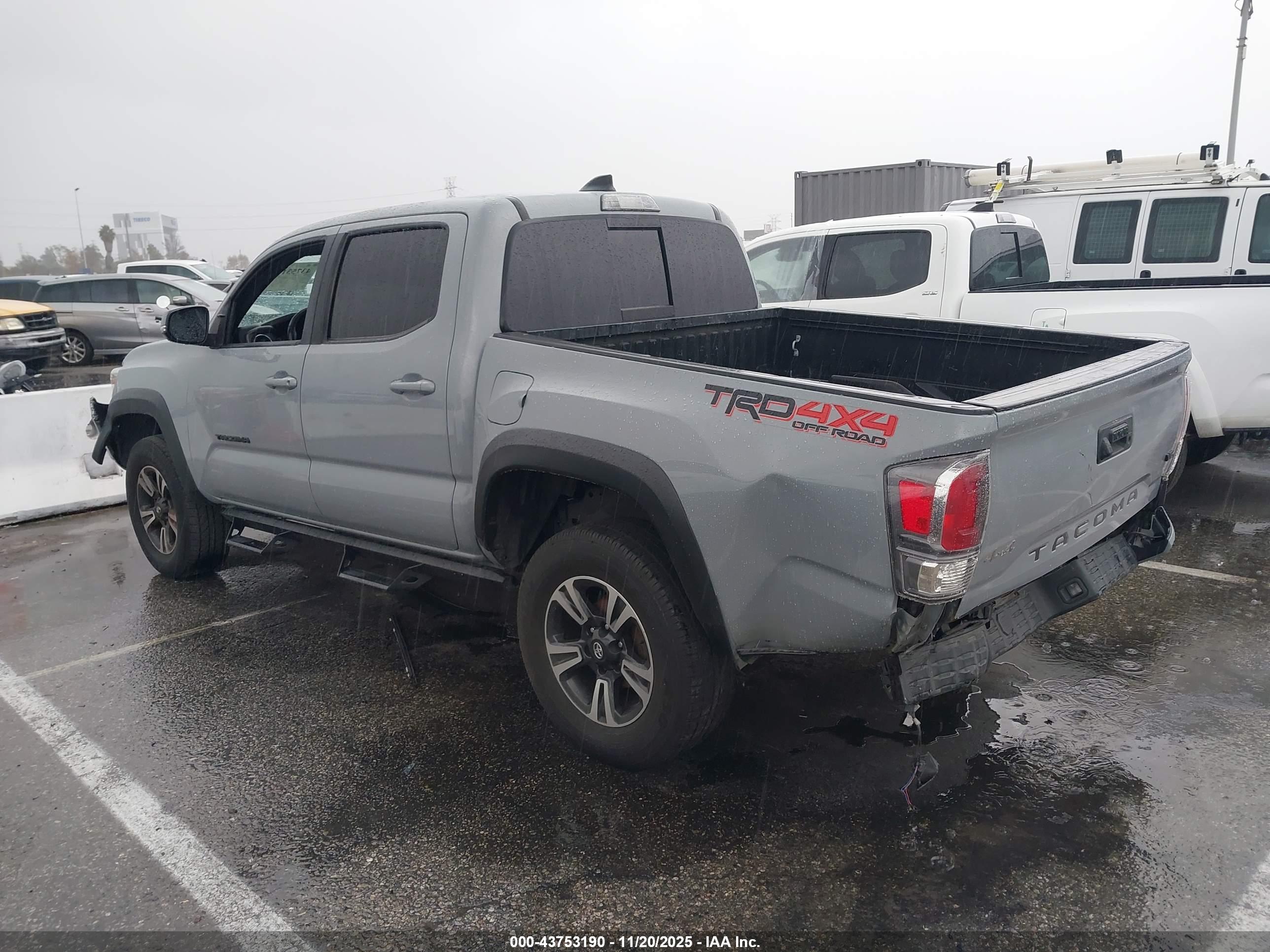 TOYOTA TACOMA image 3