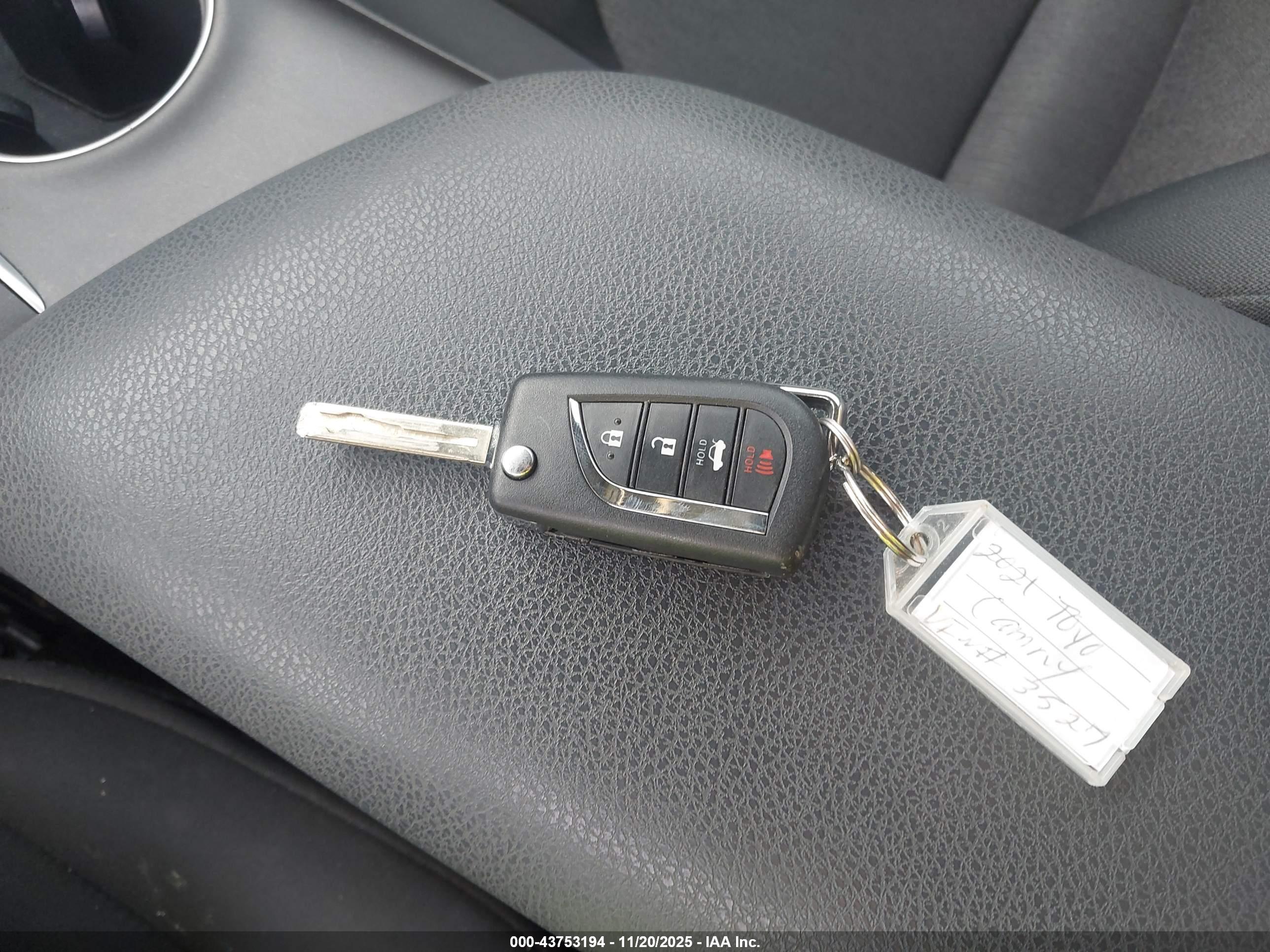 TOYOTA CAMRY image 11
