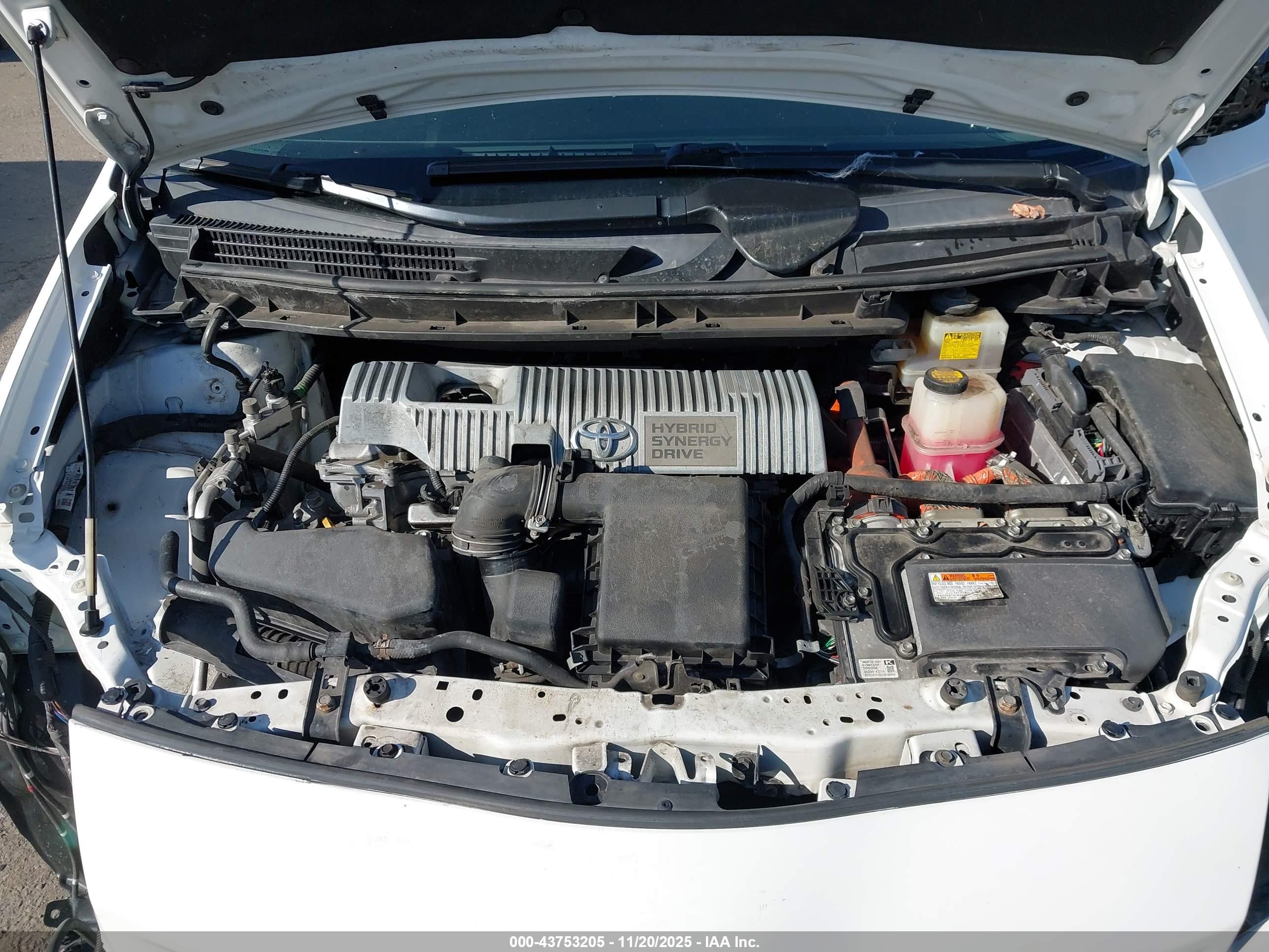 TOYOTA PRIUS image 10