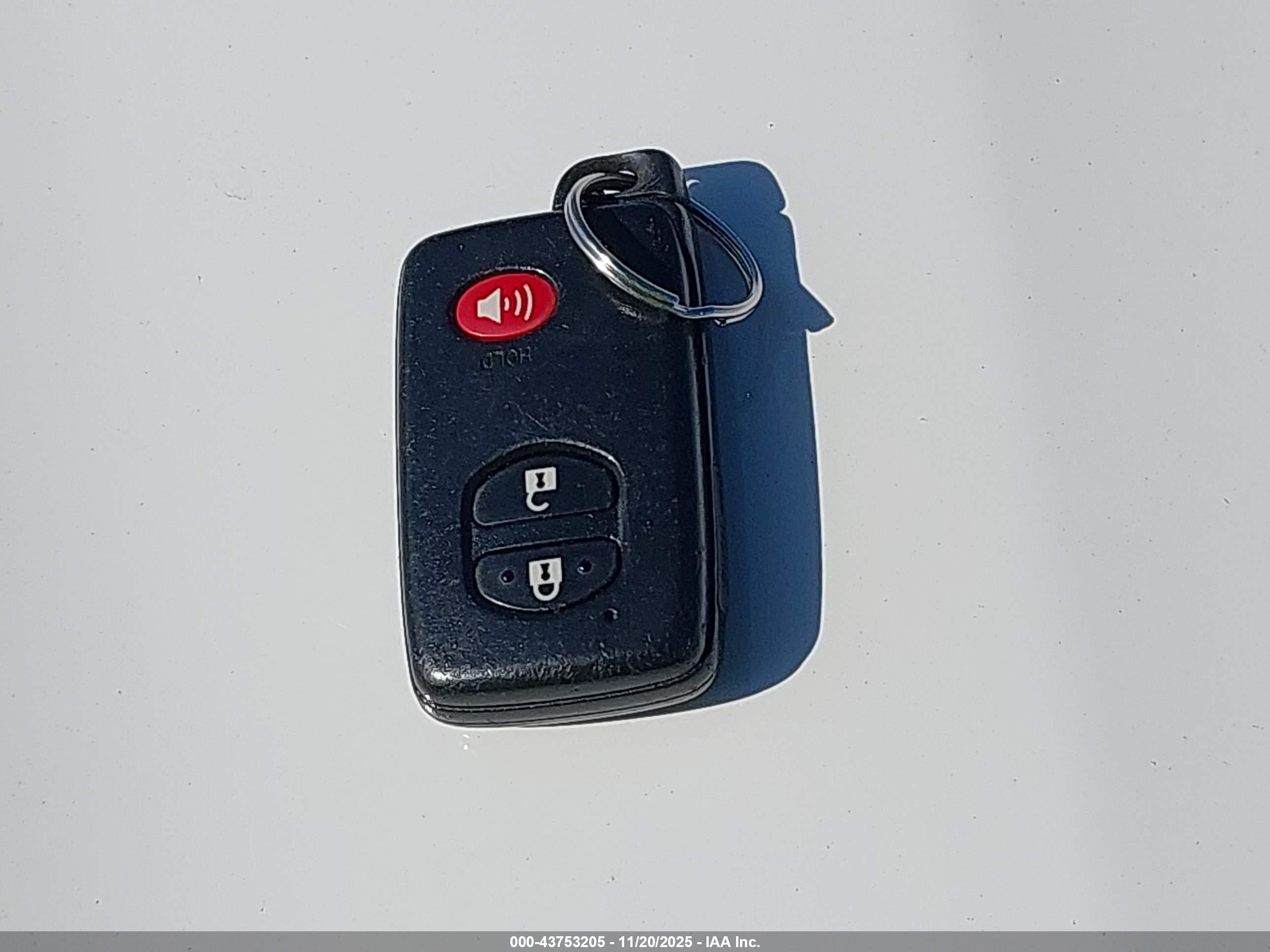 TOYOTA PRIUS image 11