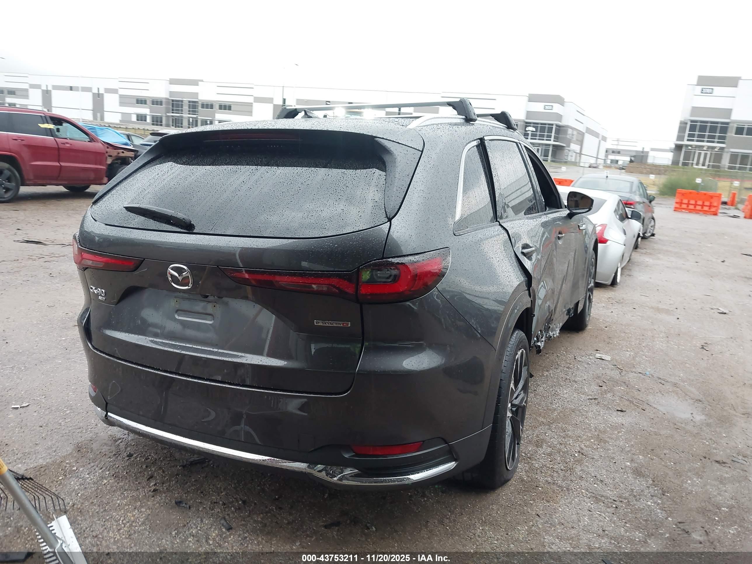 MAZDA CX-90 image 4