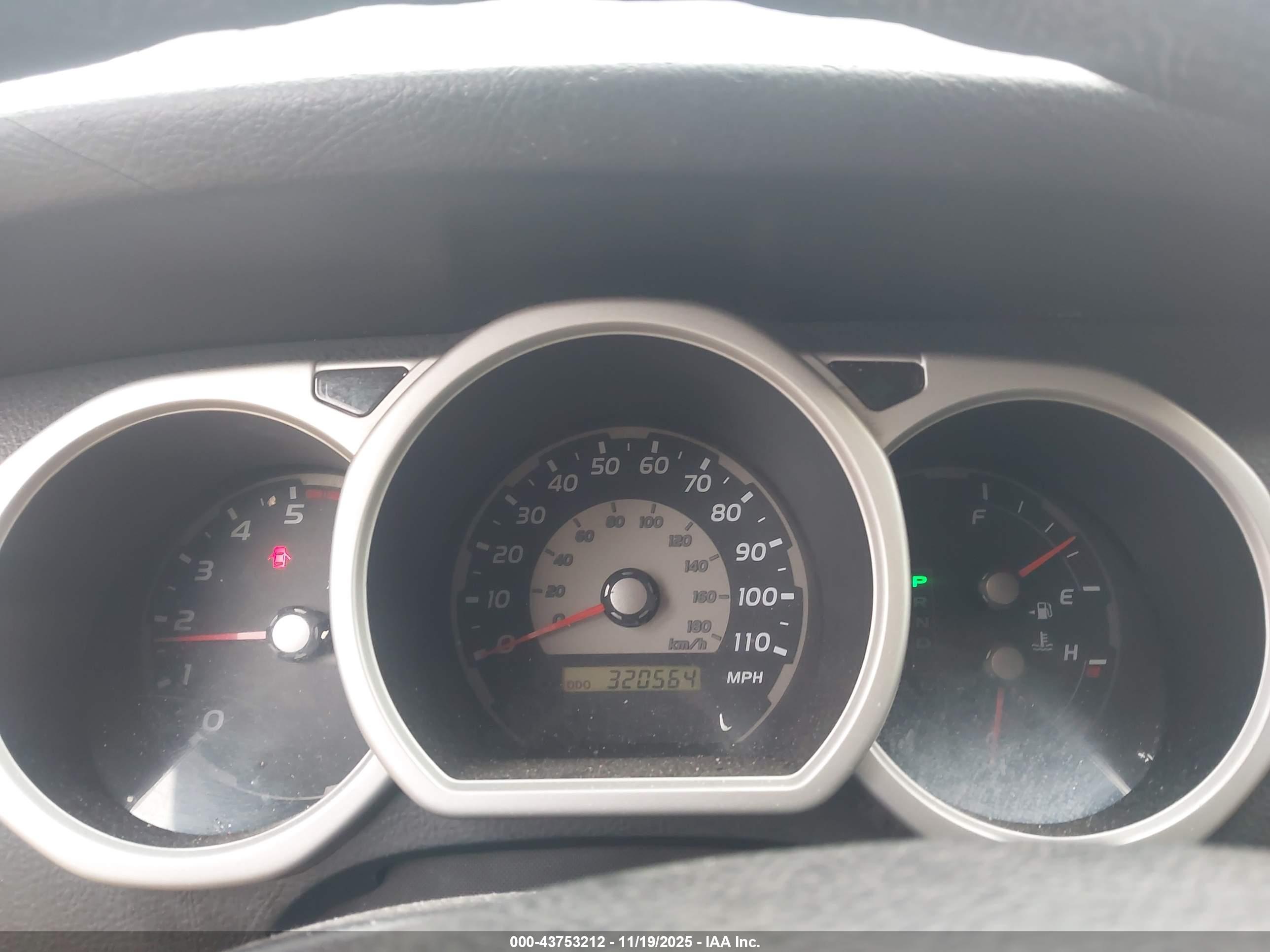 TOYOTA 4RUNNER image 7