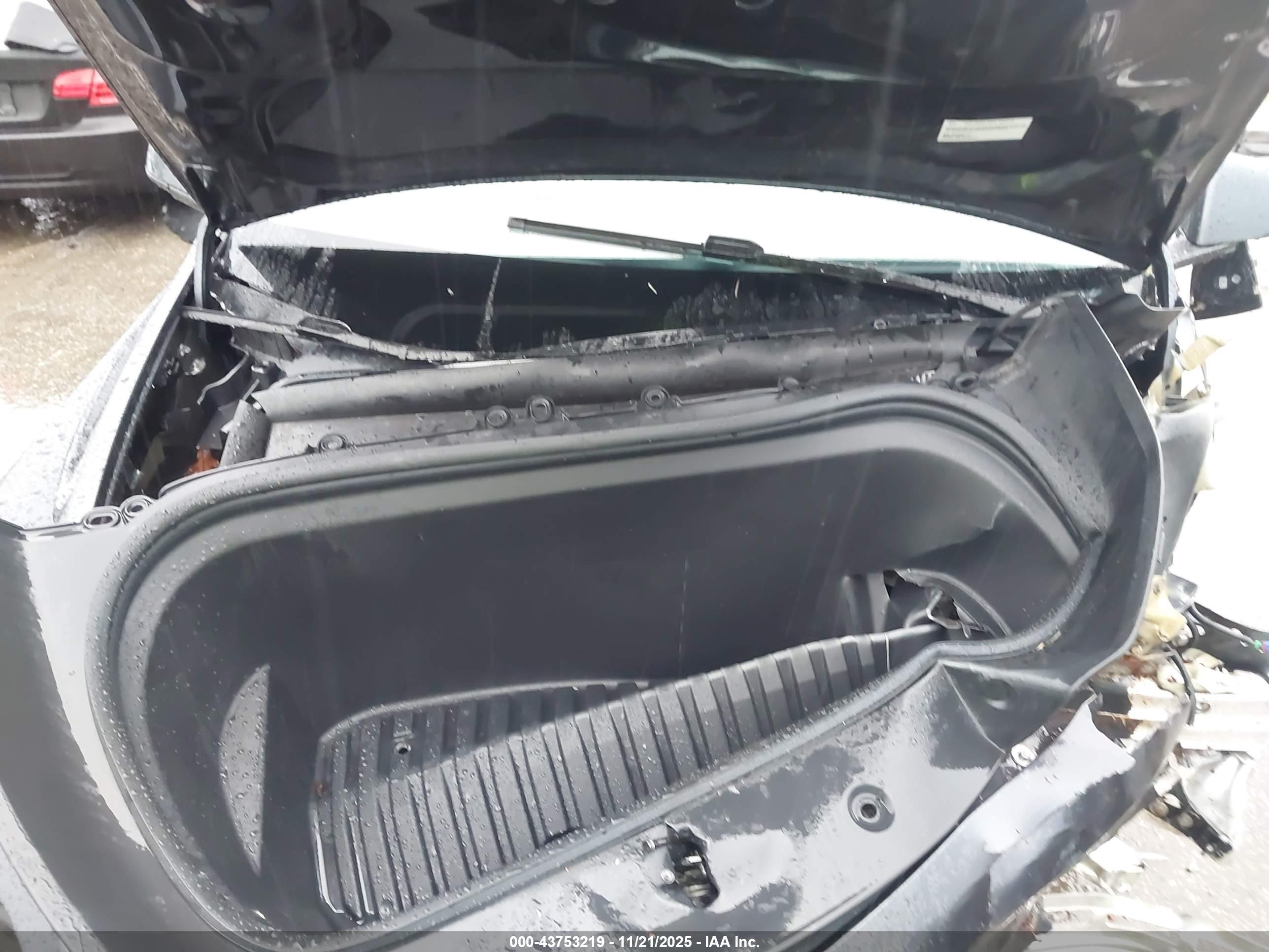 TESLA MODEL image 10