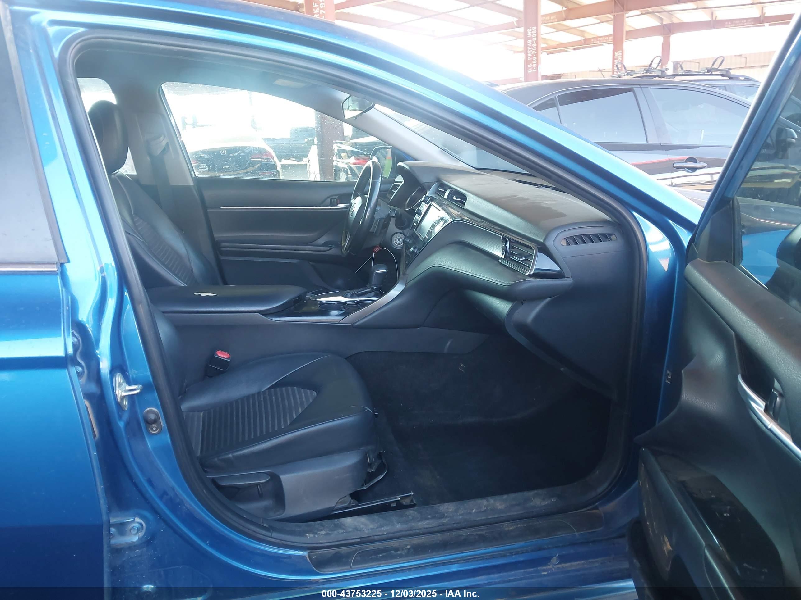 TOYOTA CAMRY image 5