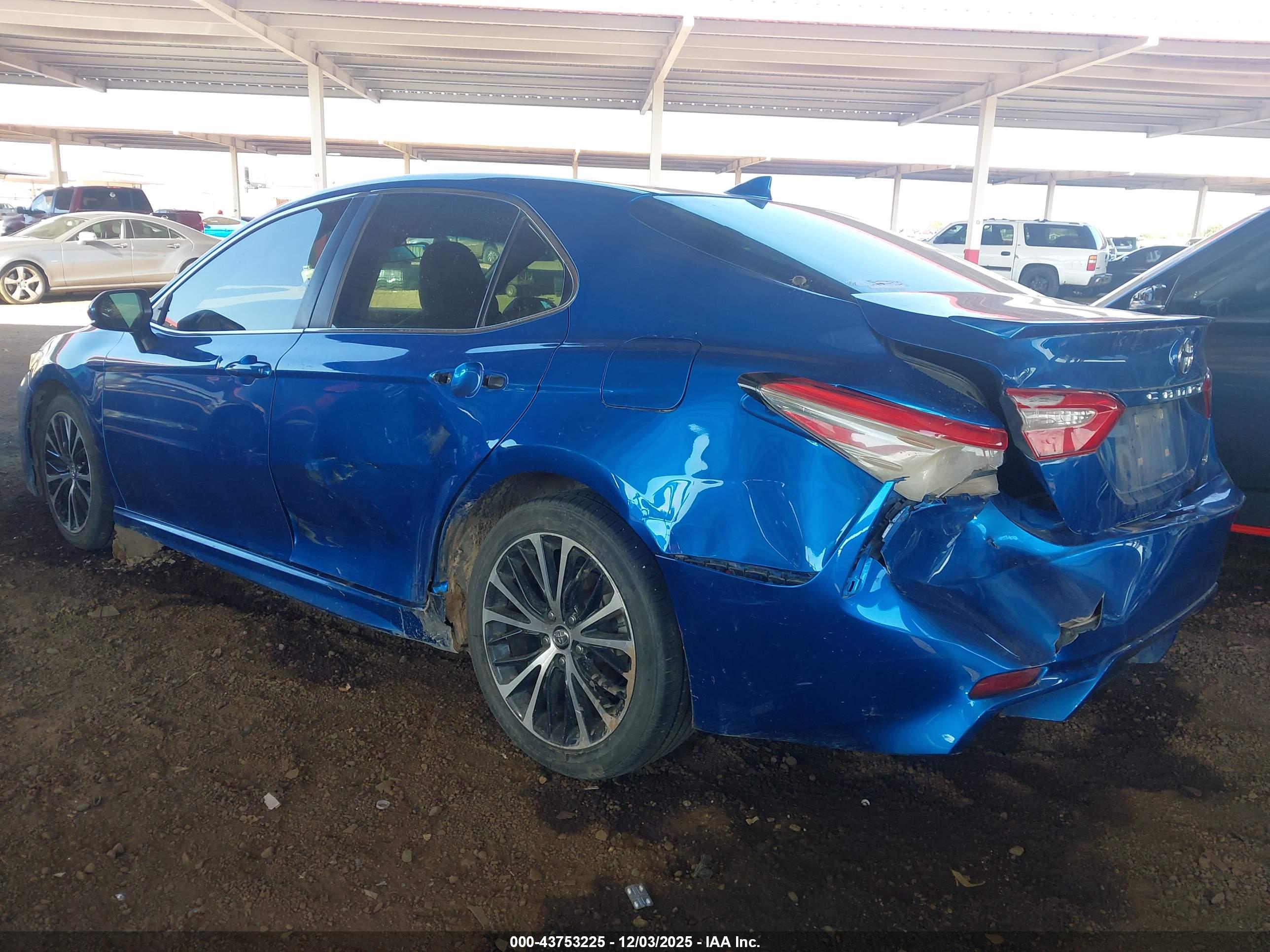 TOYOTA CAMRY image 6