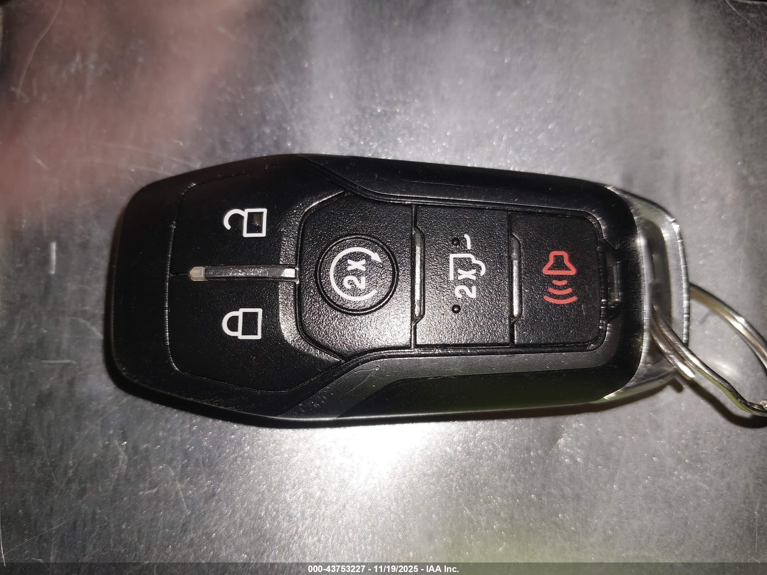 FORD FUSION image 11