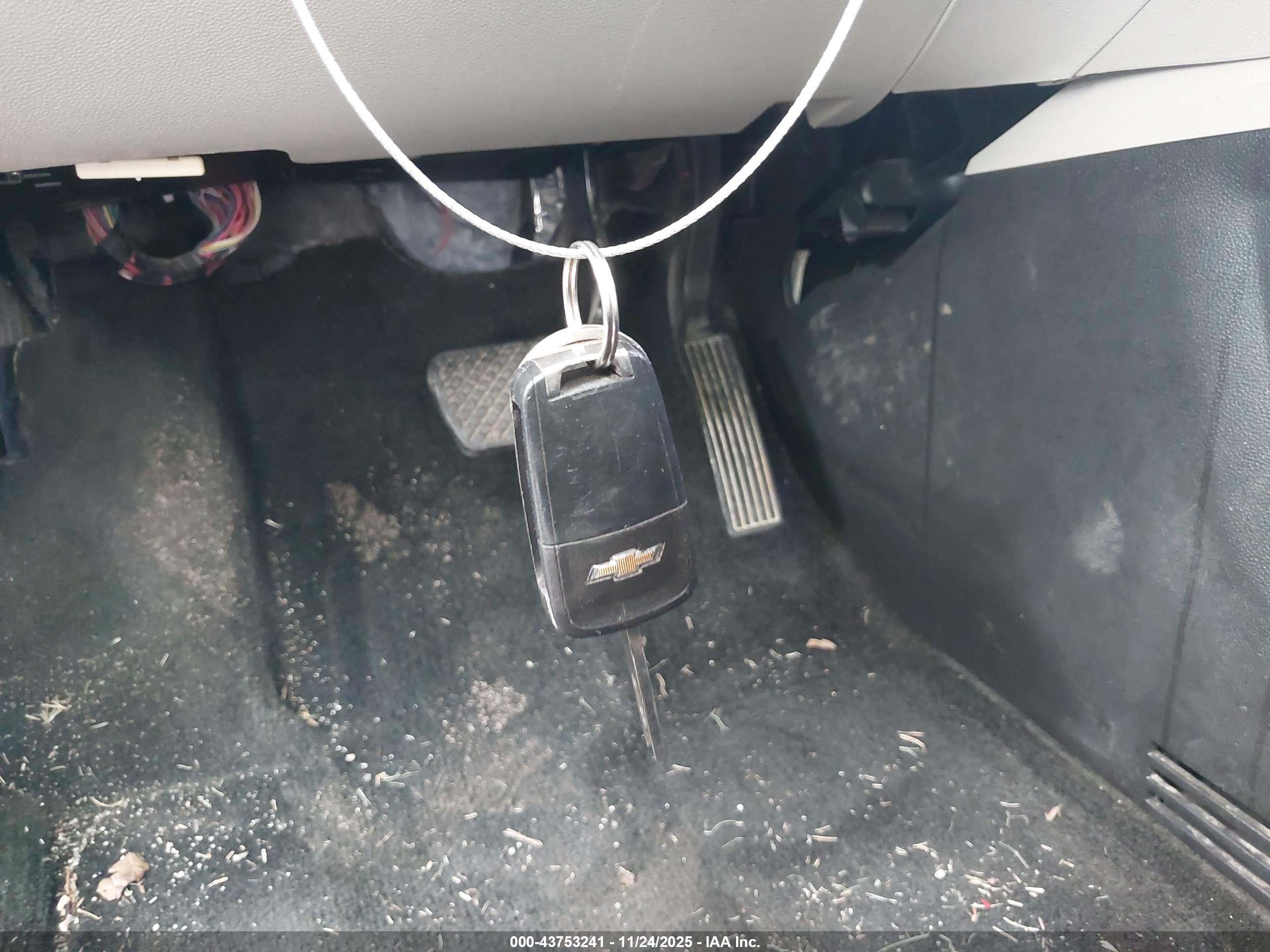 CHEVROLET EQUINOX image 11