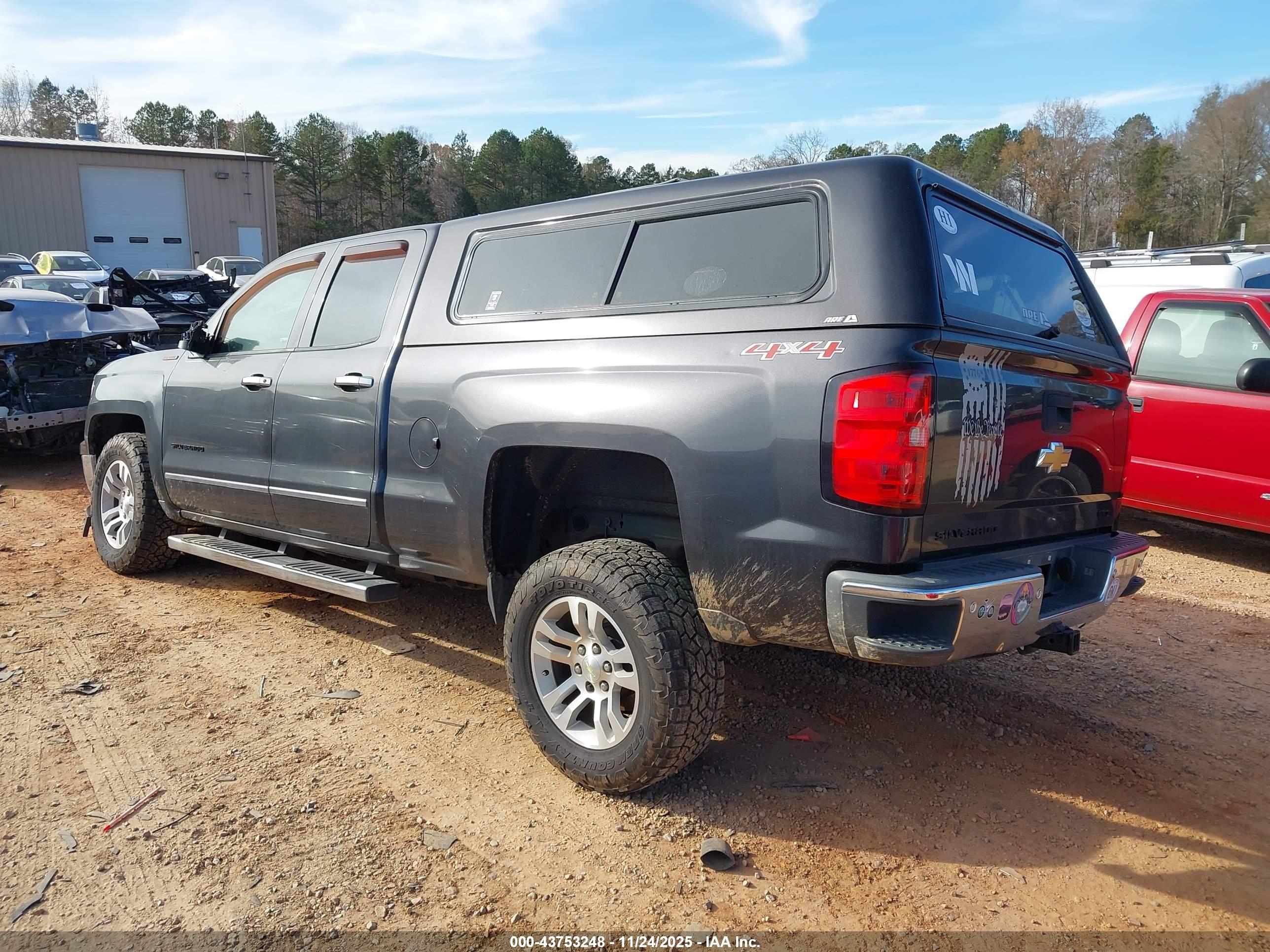 CHEVROLET SILVERADO image 3