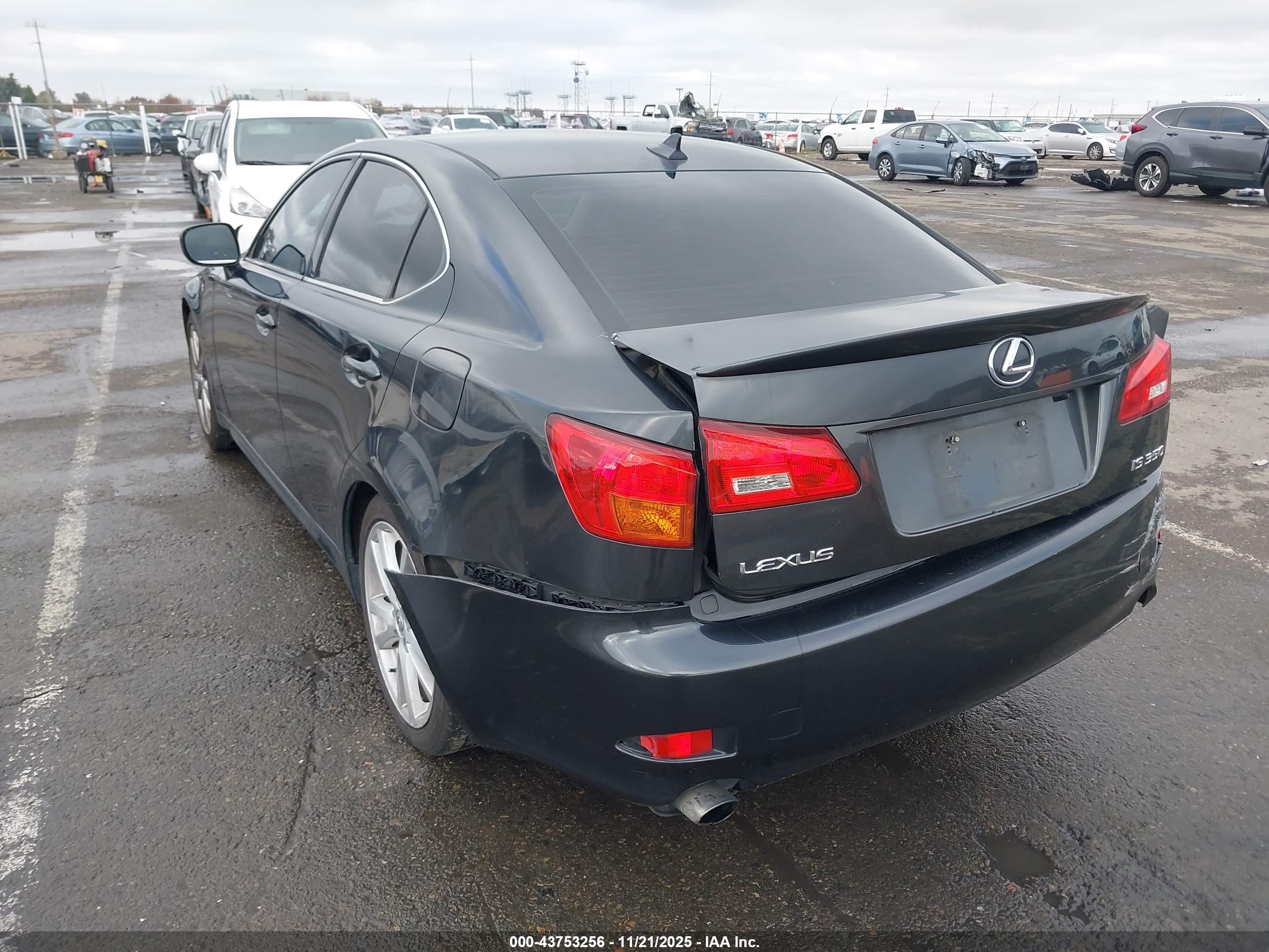 LEXUS IS image 3