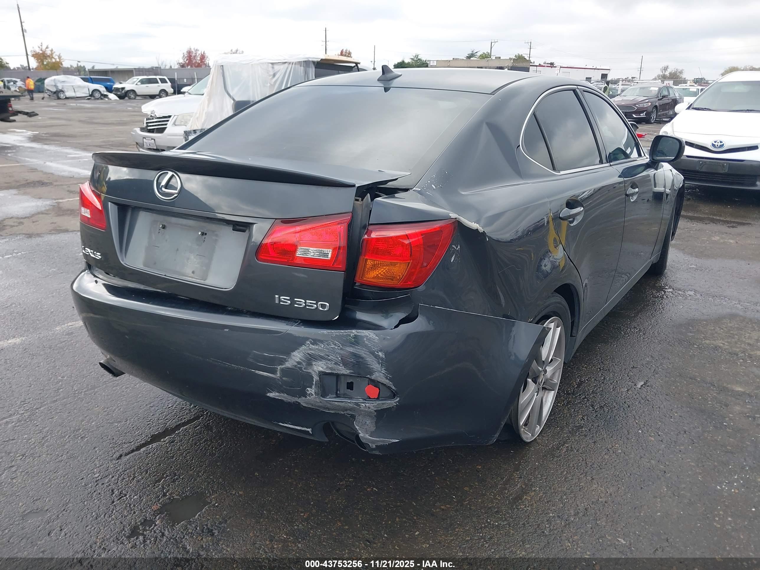 LEXUS IS image 4