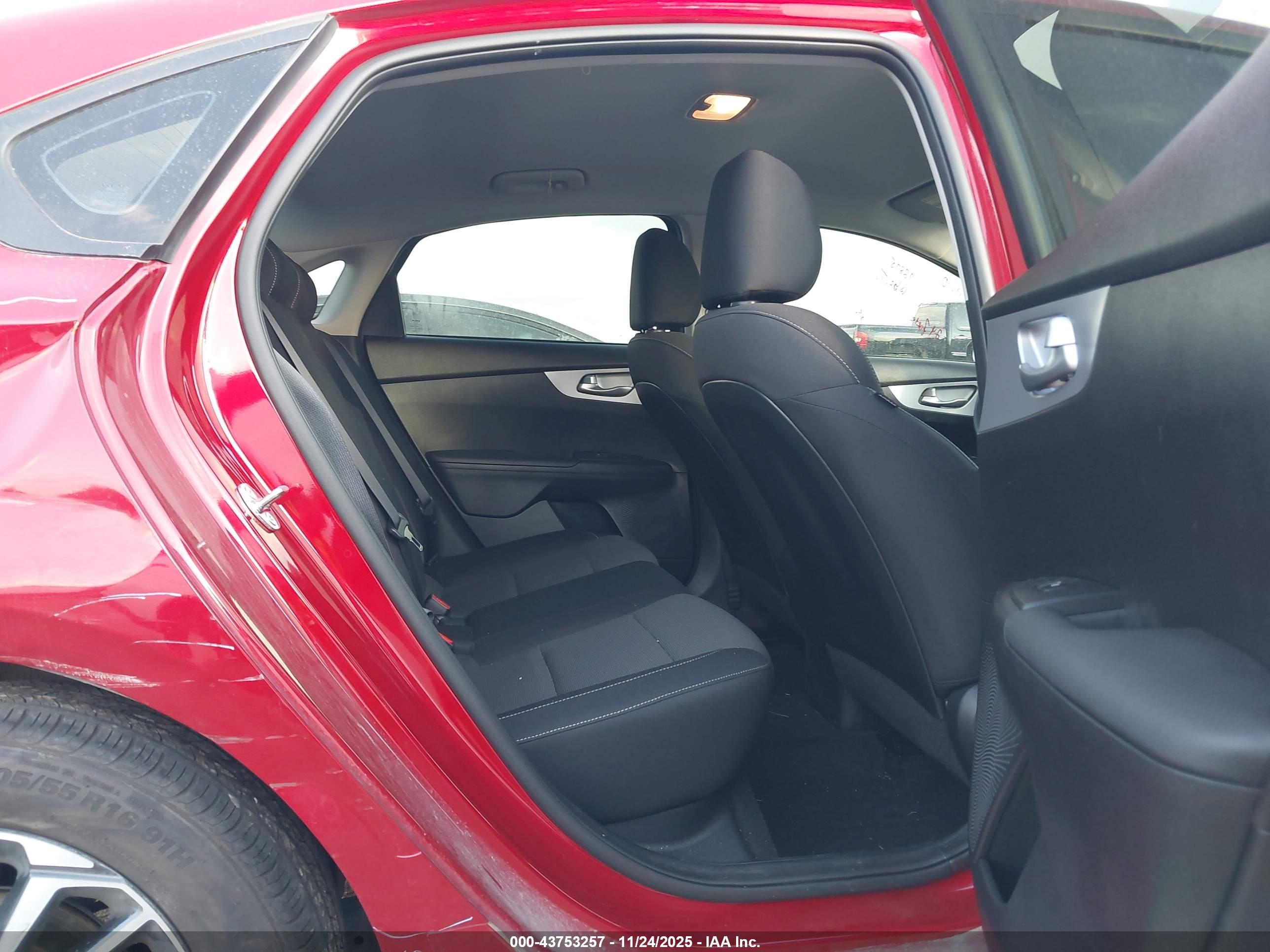 KIA FORTE image 8