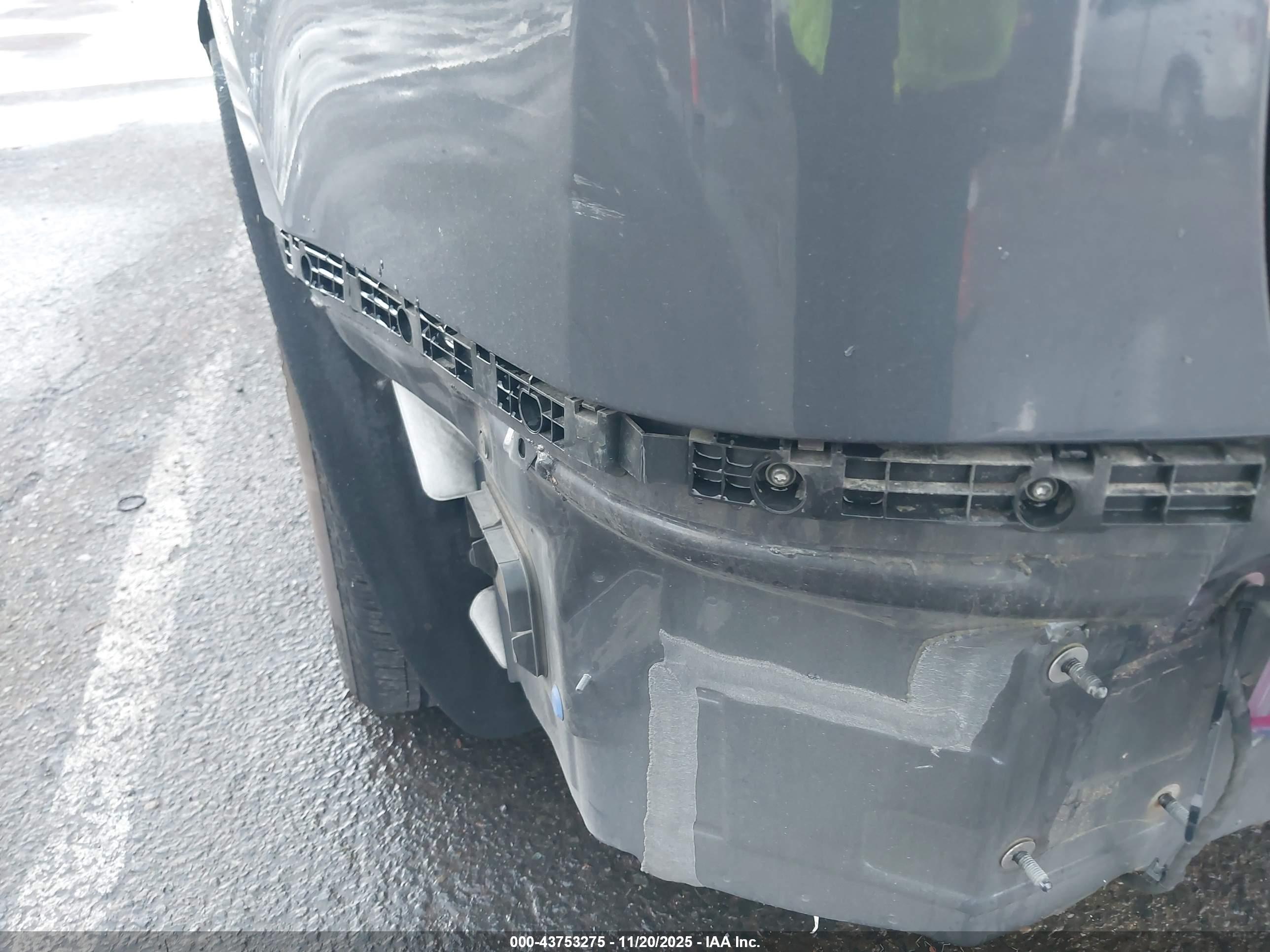 TESLA MODEL image 6