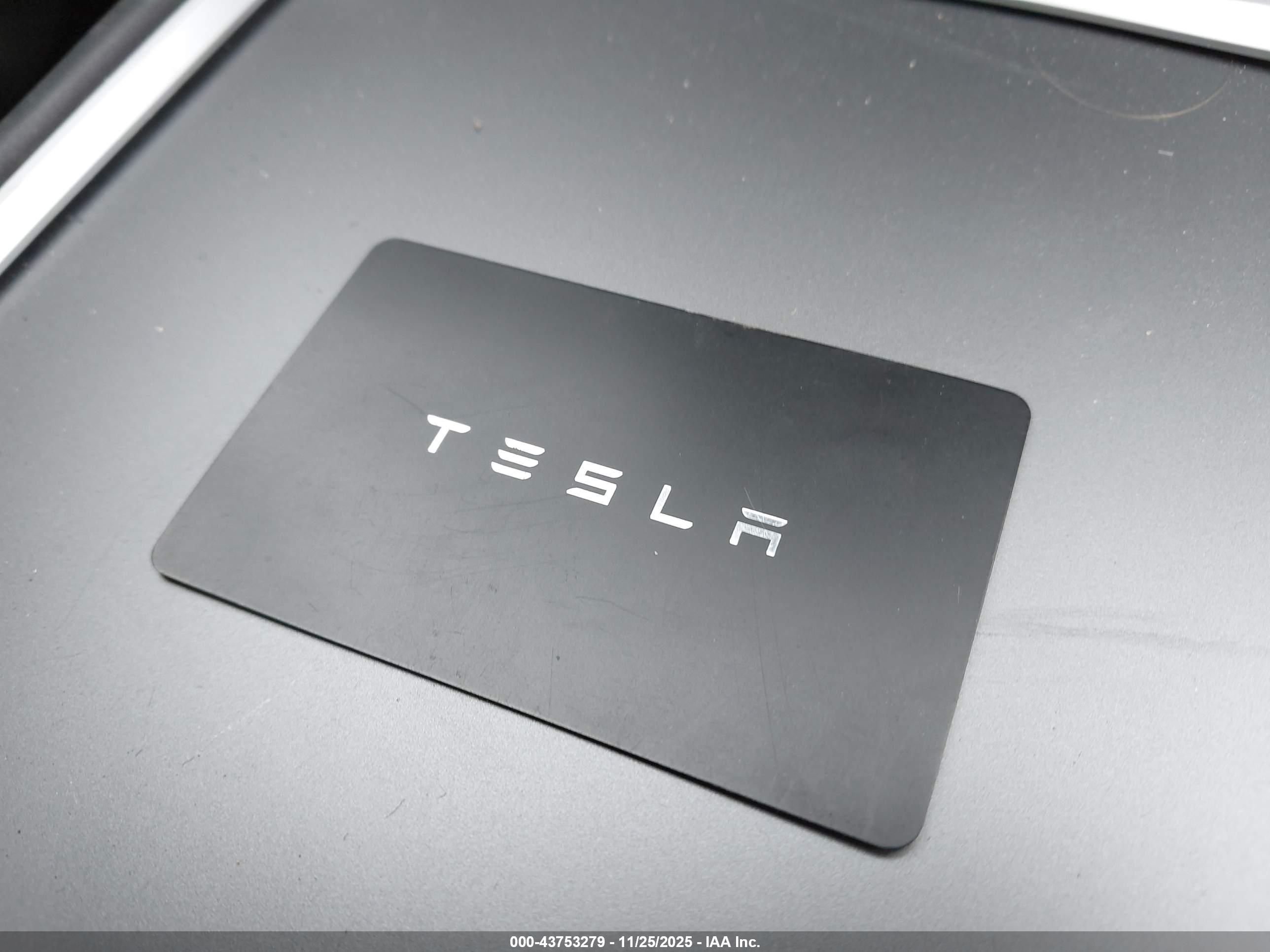 TESLA MODEL image 11