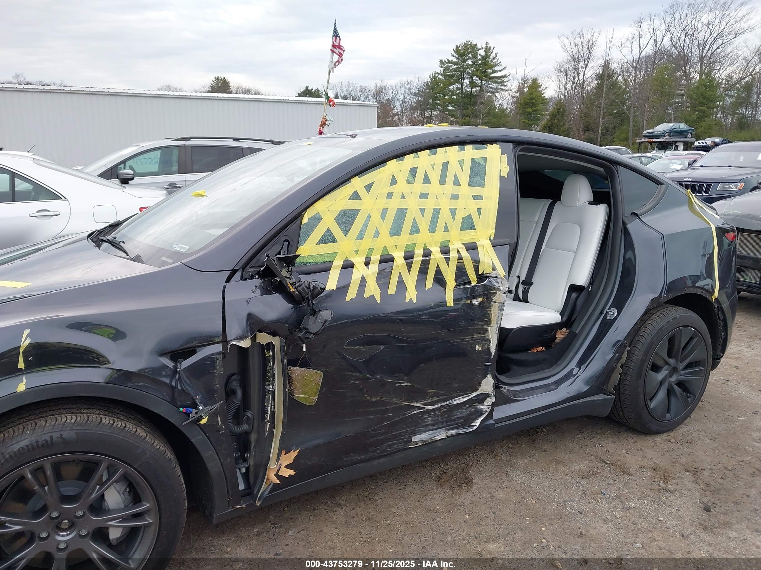 TESLA MODEL image 6