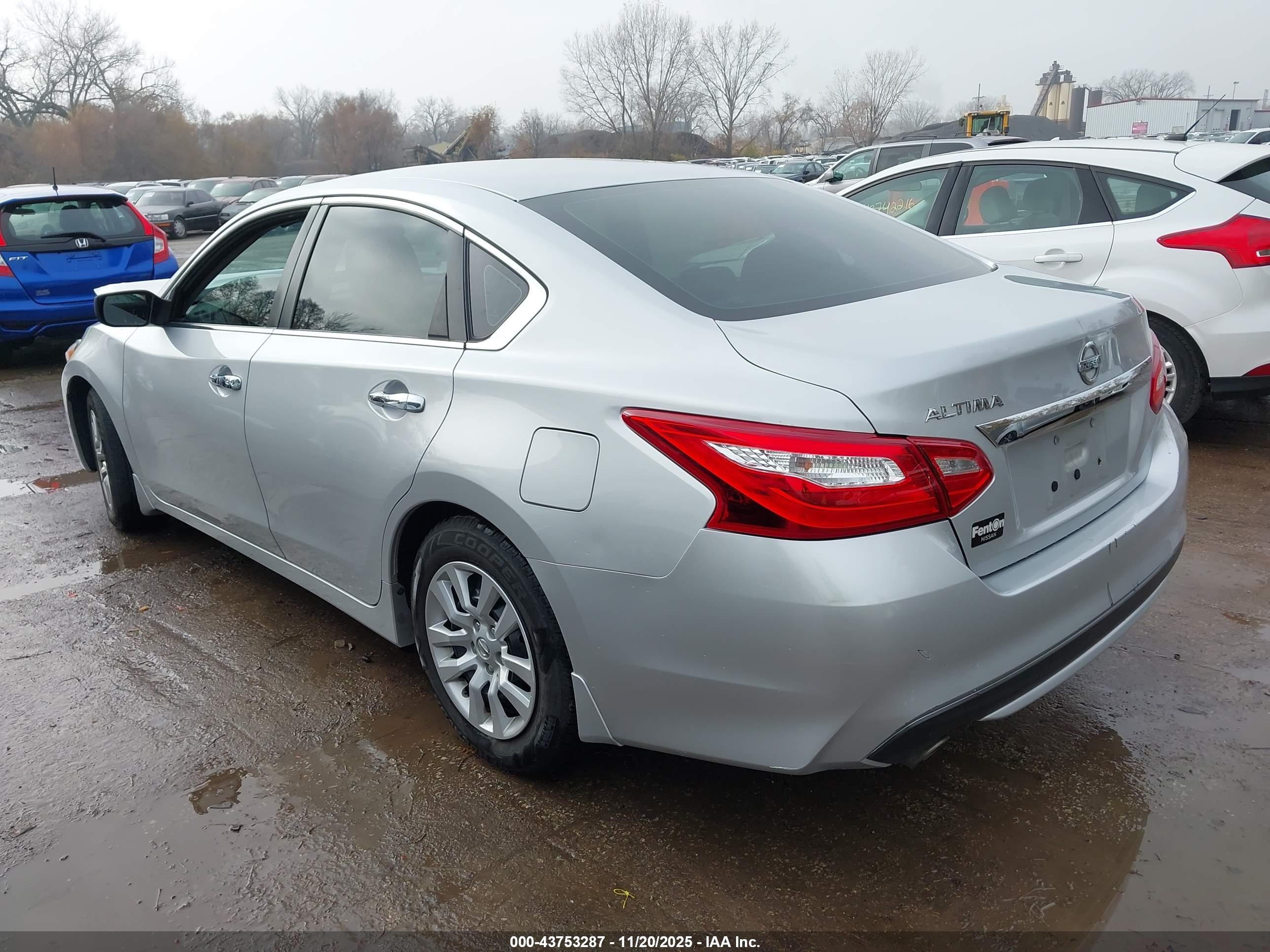 NISSAN ALTIMA image 3