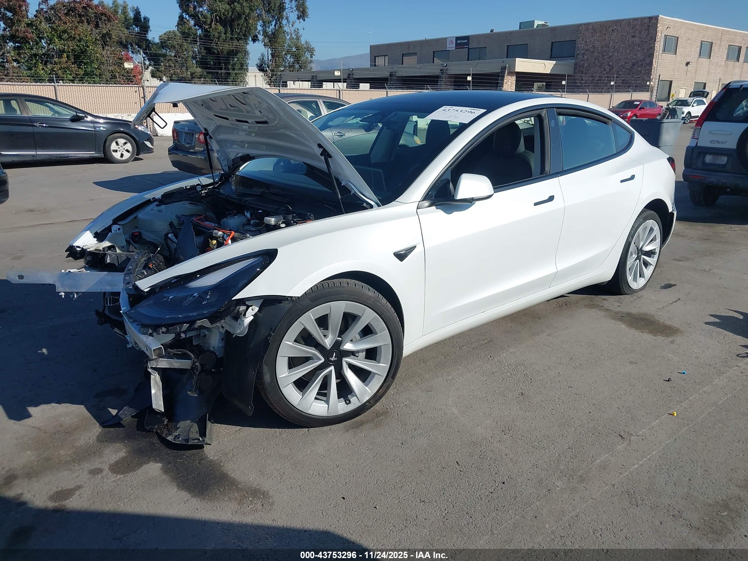 TESLA MODEL image 2