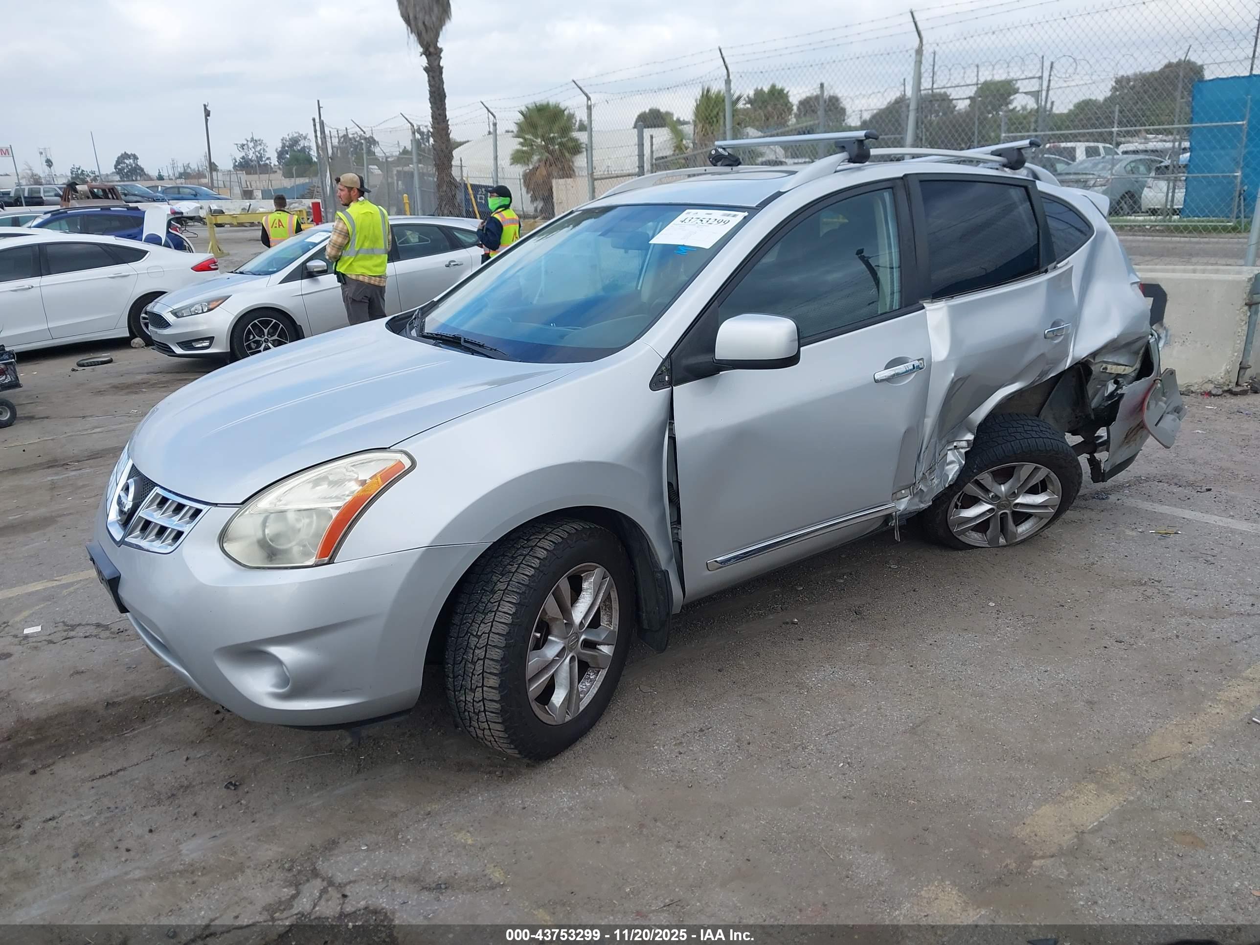 NISSAN ROGUE image 2
