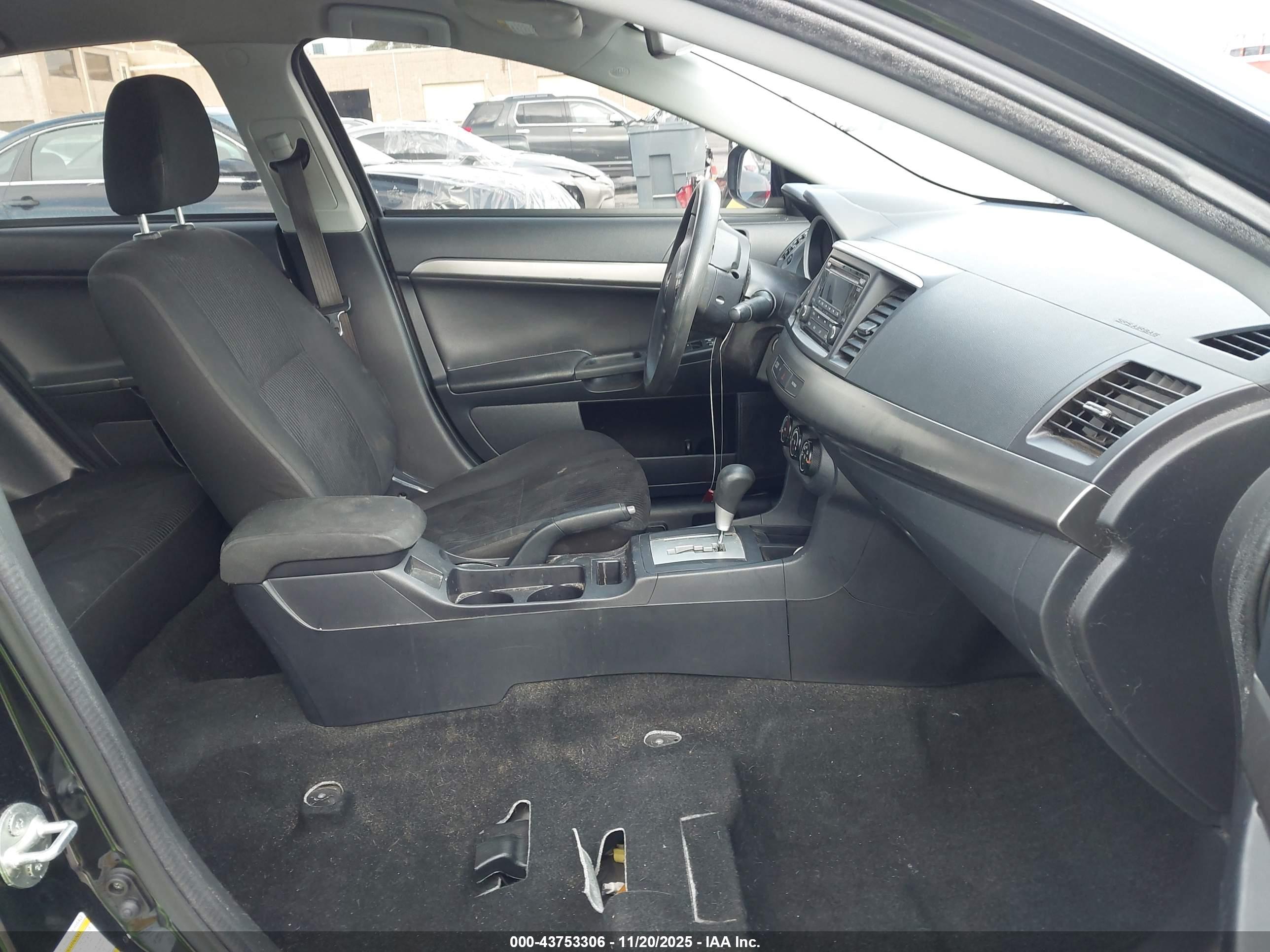 MITSUBISHI LANCER image 5