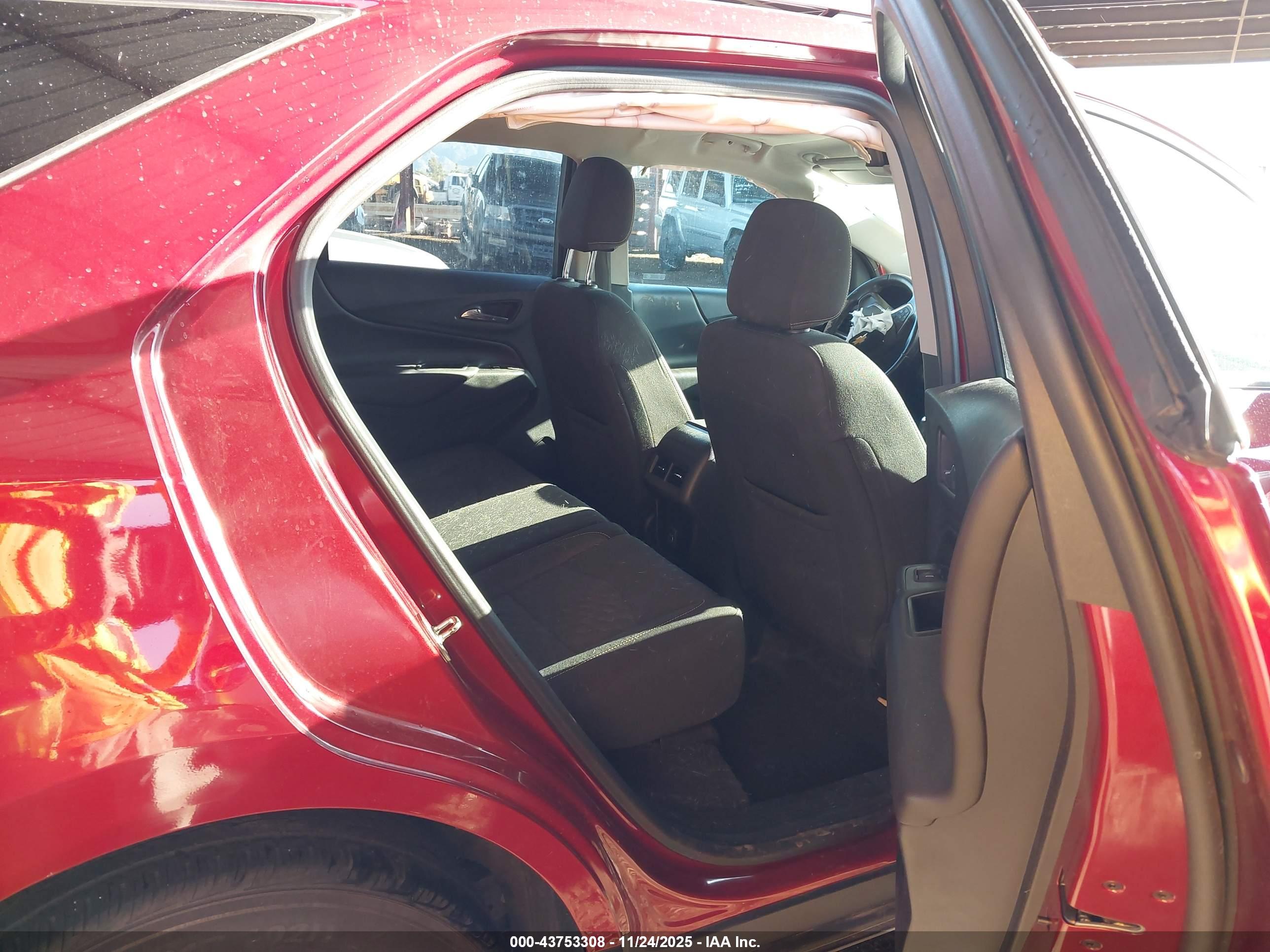 CHEVROLET EQUINOX image 8