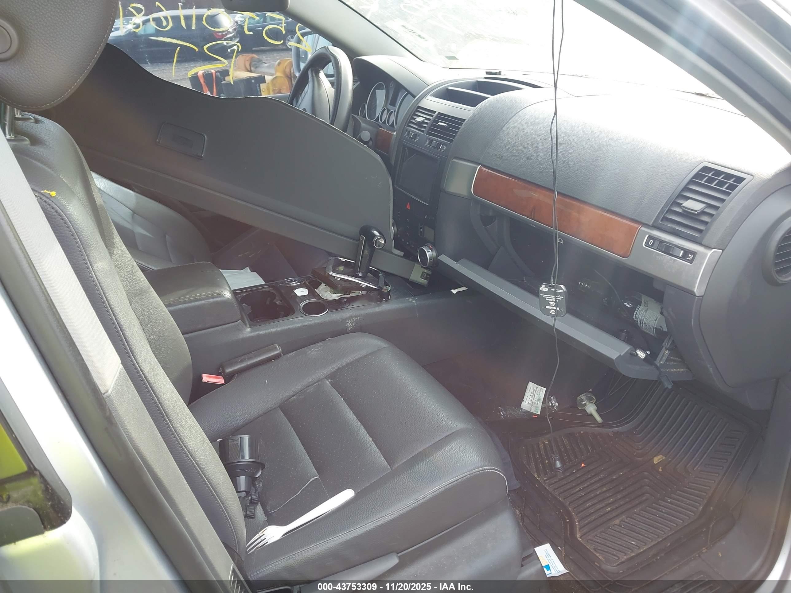 VOLKSWAGEN TOUAREG image 5