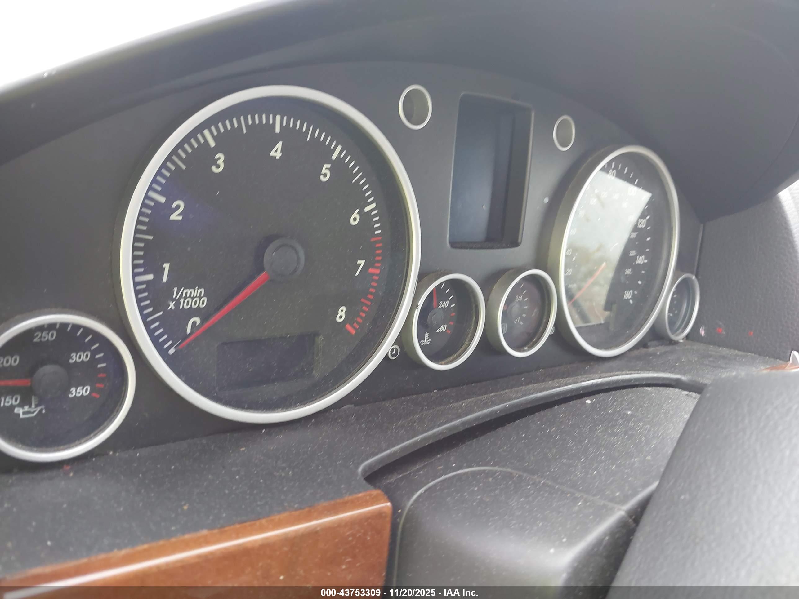 VOLKSWAGEN TOUAREG image 7