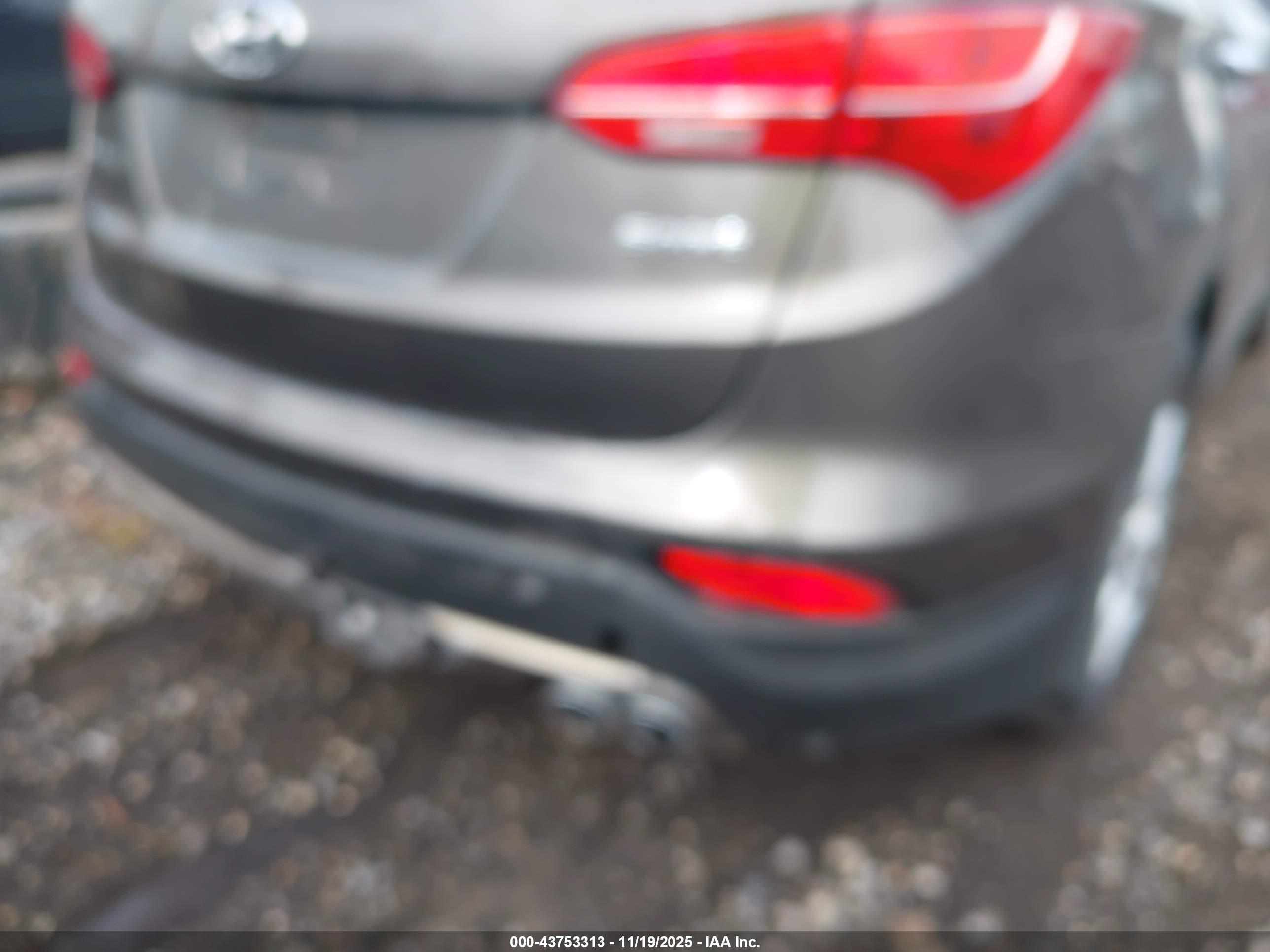 HYUNDAI SANTA image 6