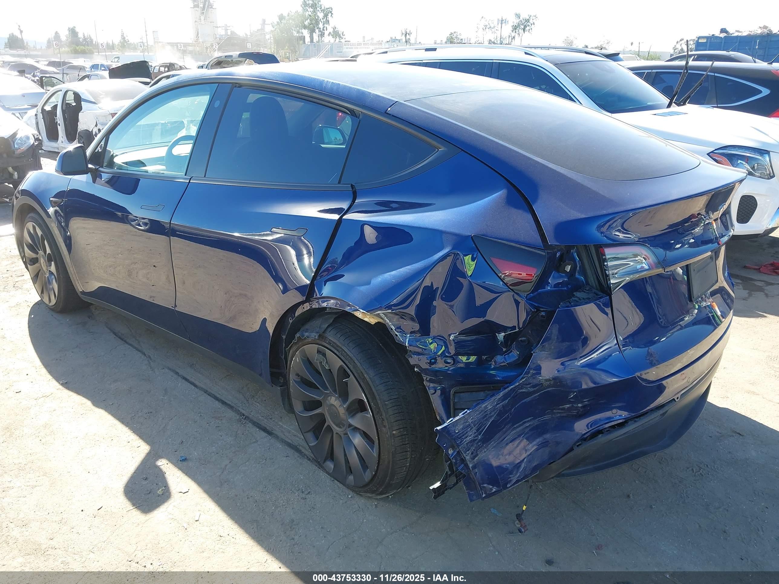 TESLA MODEL image 3
