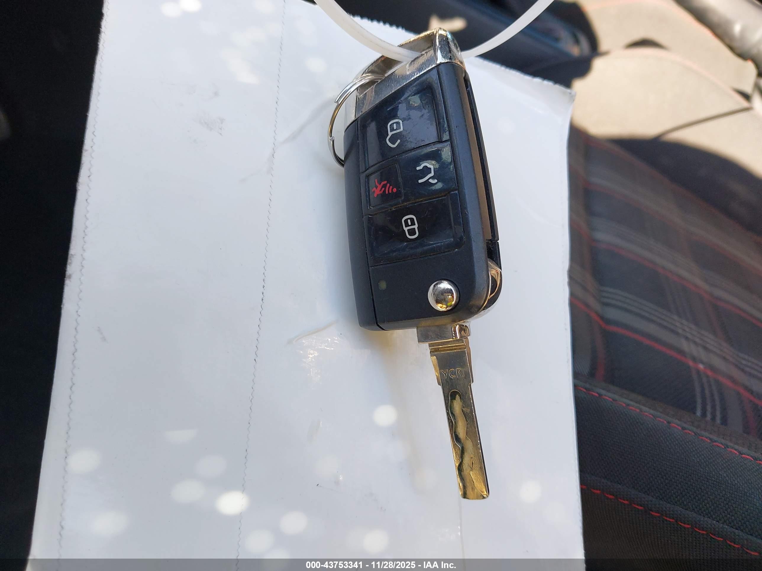VOLKSWAGEN GOLF image 11