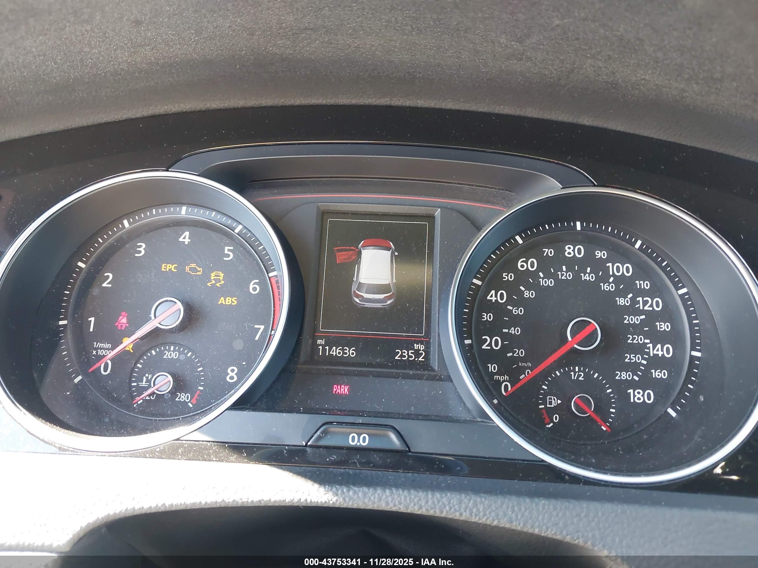 VOLKSWAGEN GOLF image 7
