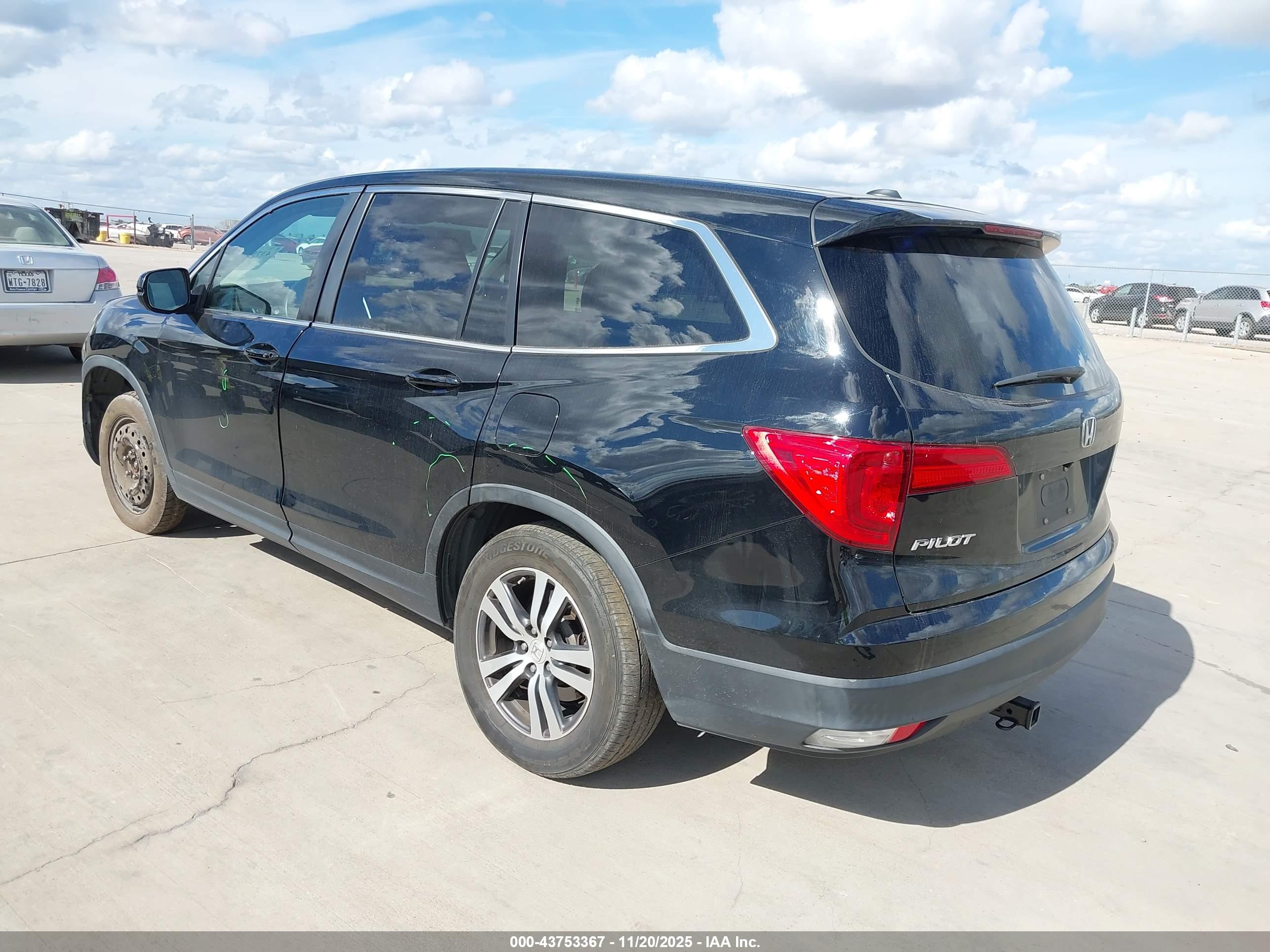 HONDA PILOT image 3