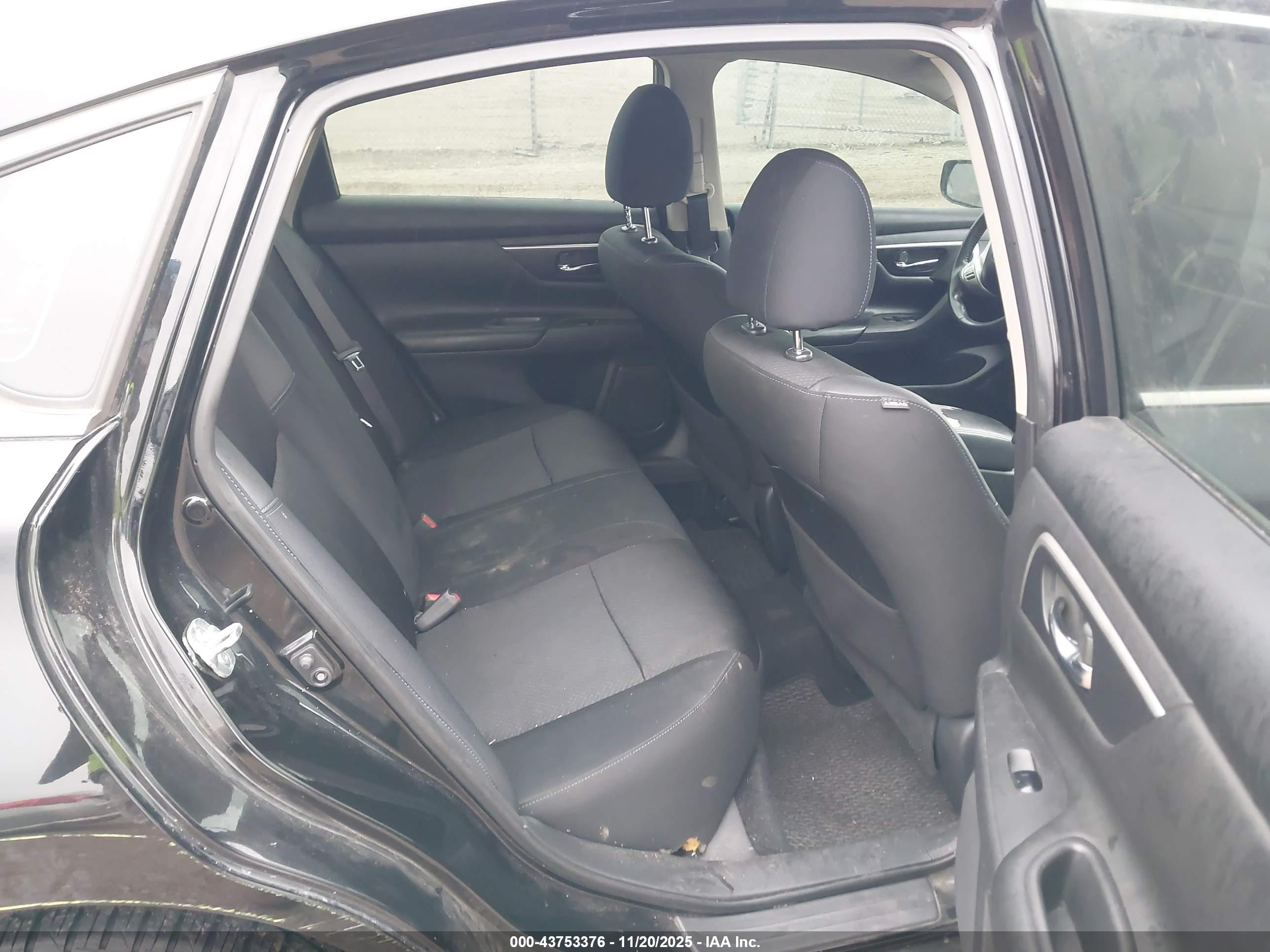 NISSAN ALTIMA image 8