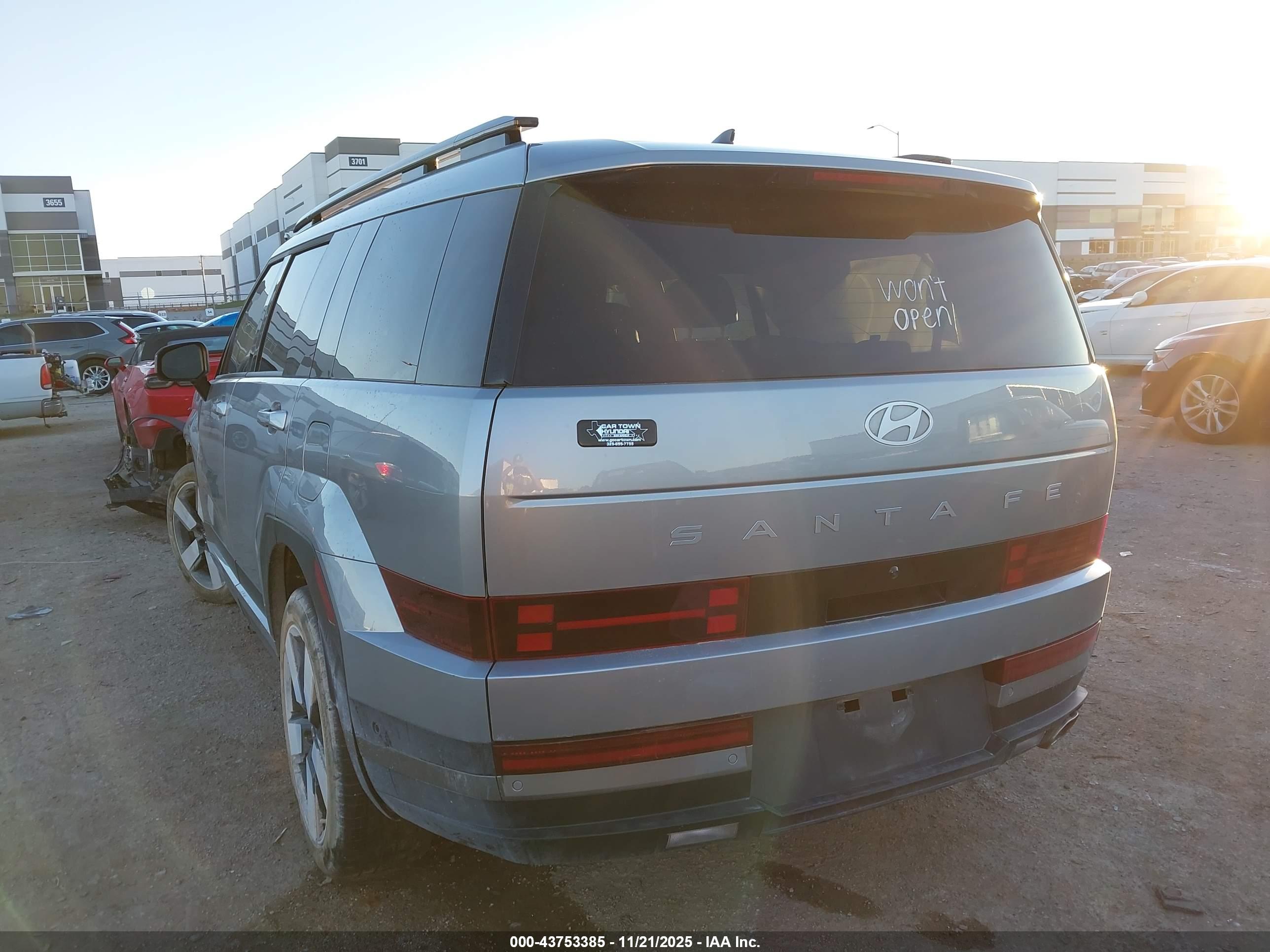 HYUNDAI SANTA image 3