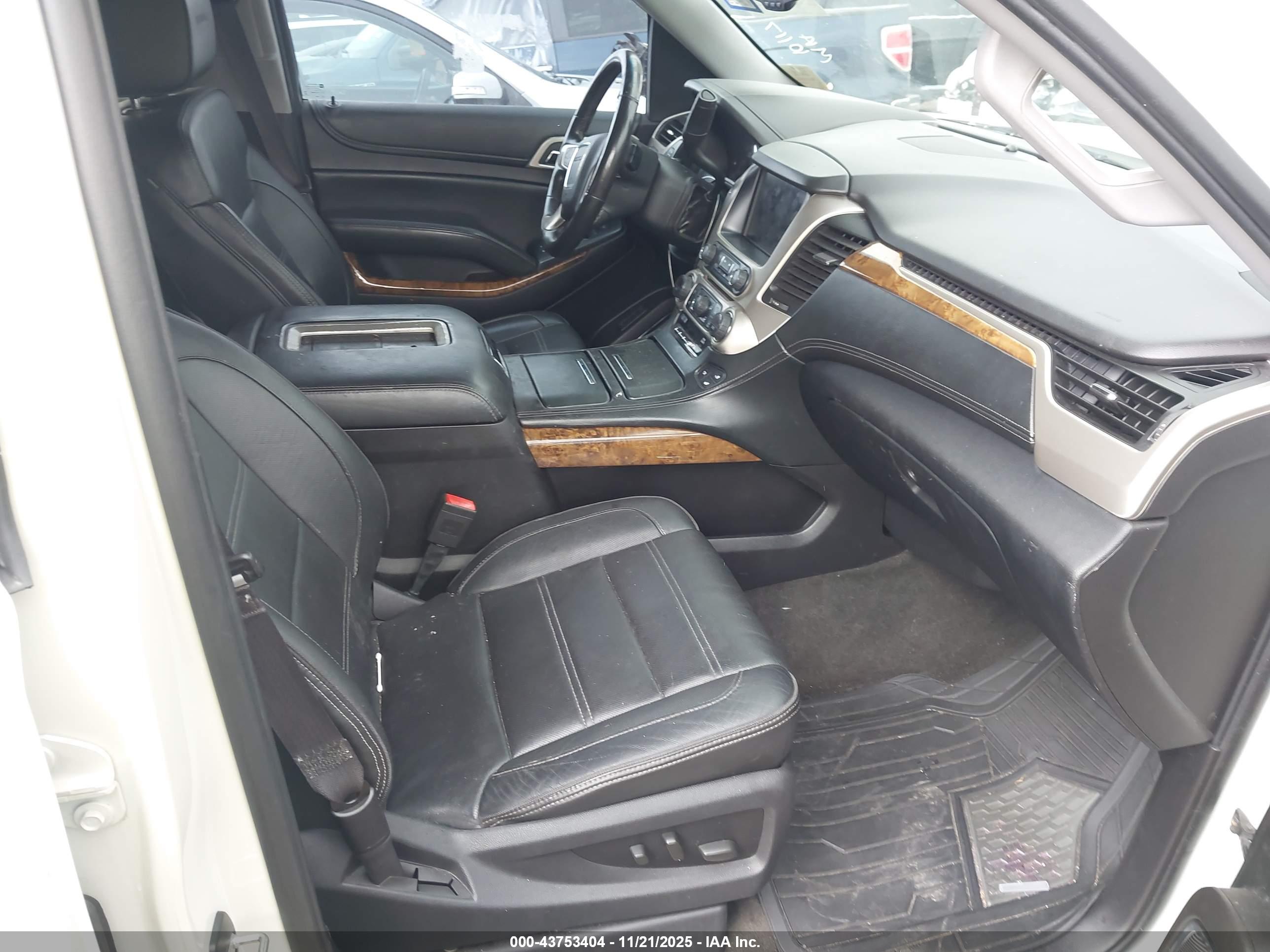 GMC YUKON image 5
