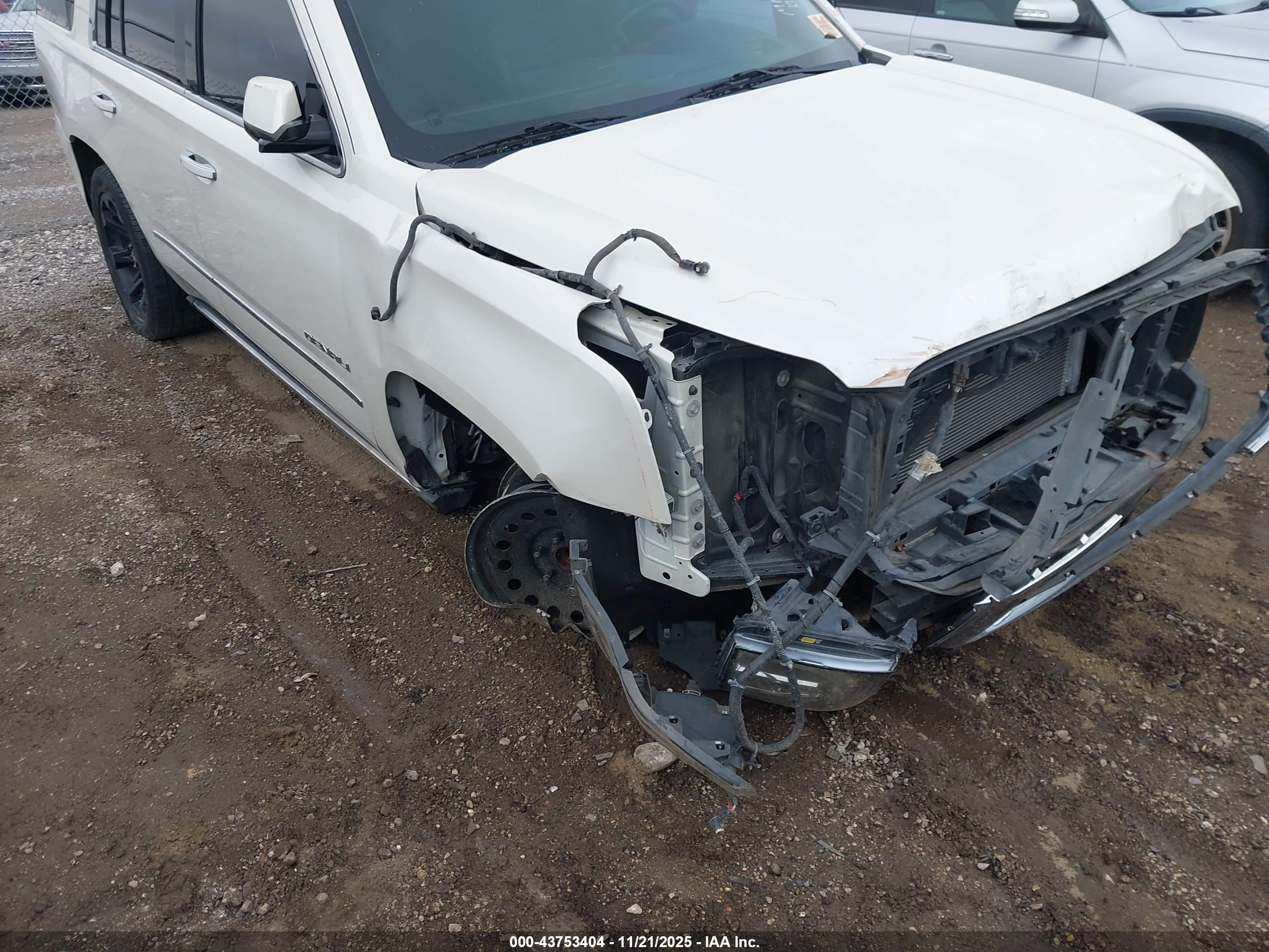 GMC YUKON image 6