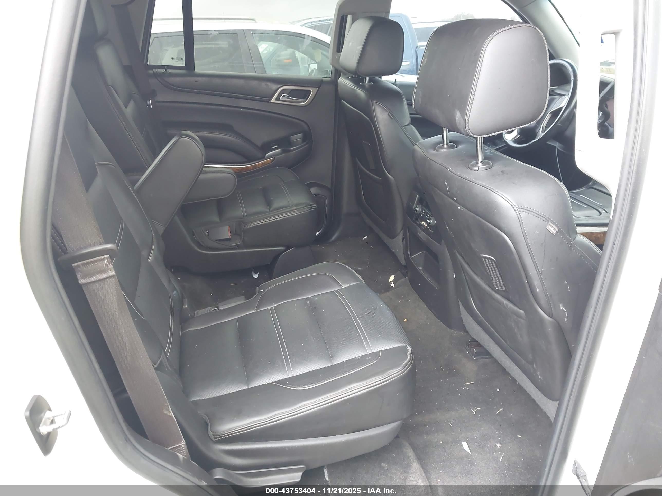 GMC YUKON image 8