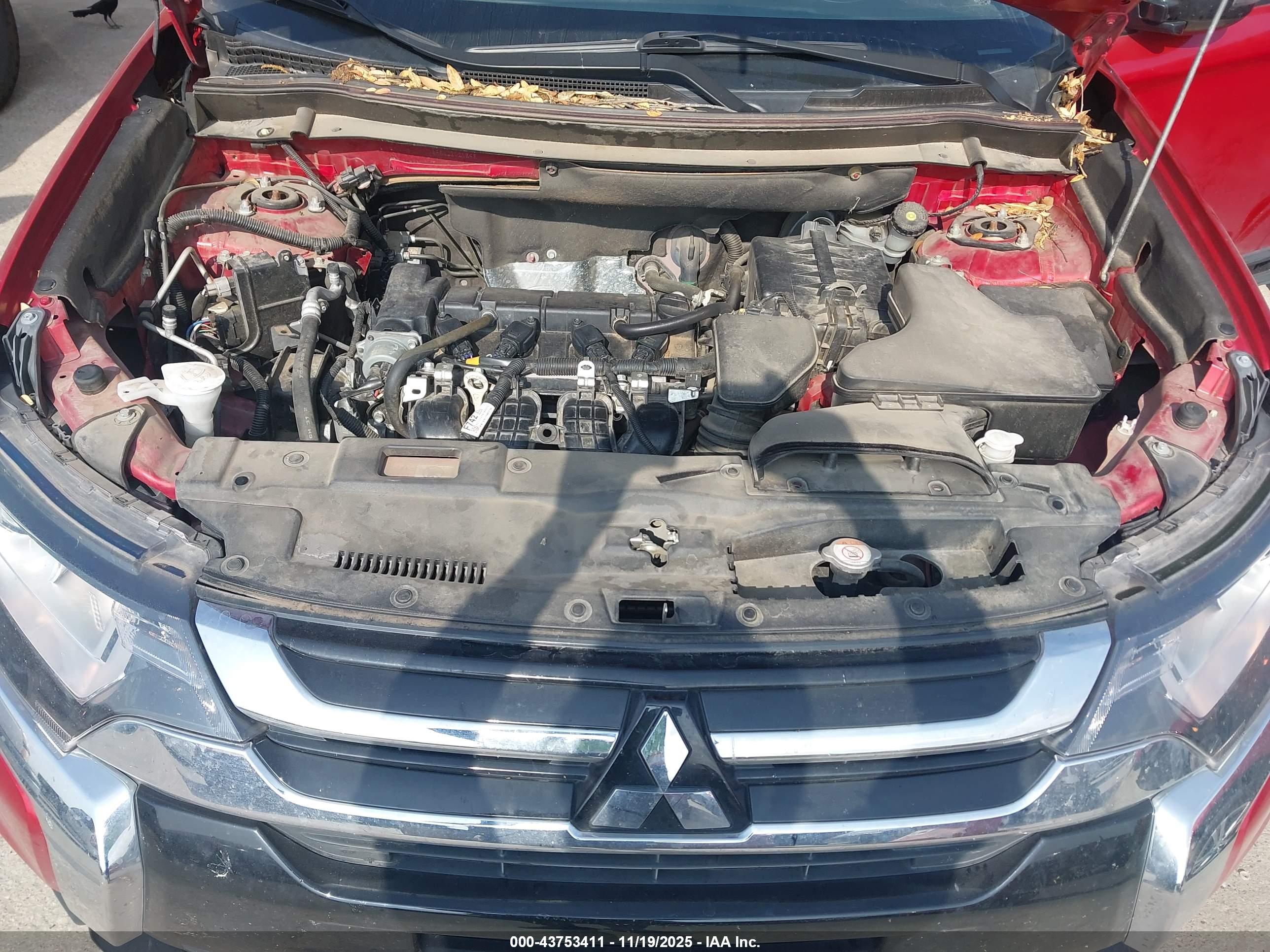 MITSUBISHI OUTLANDER image 10
